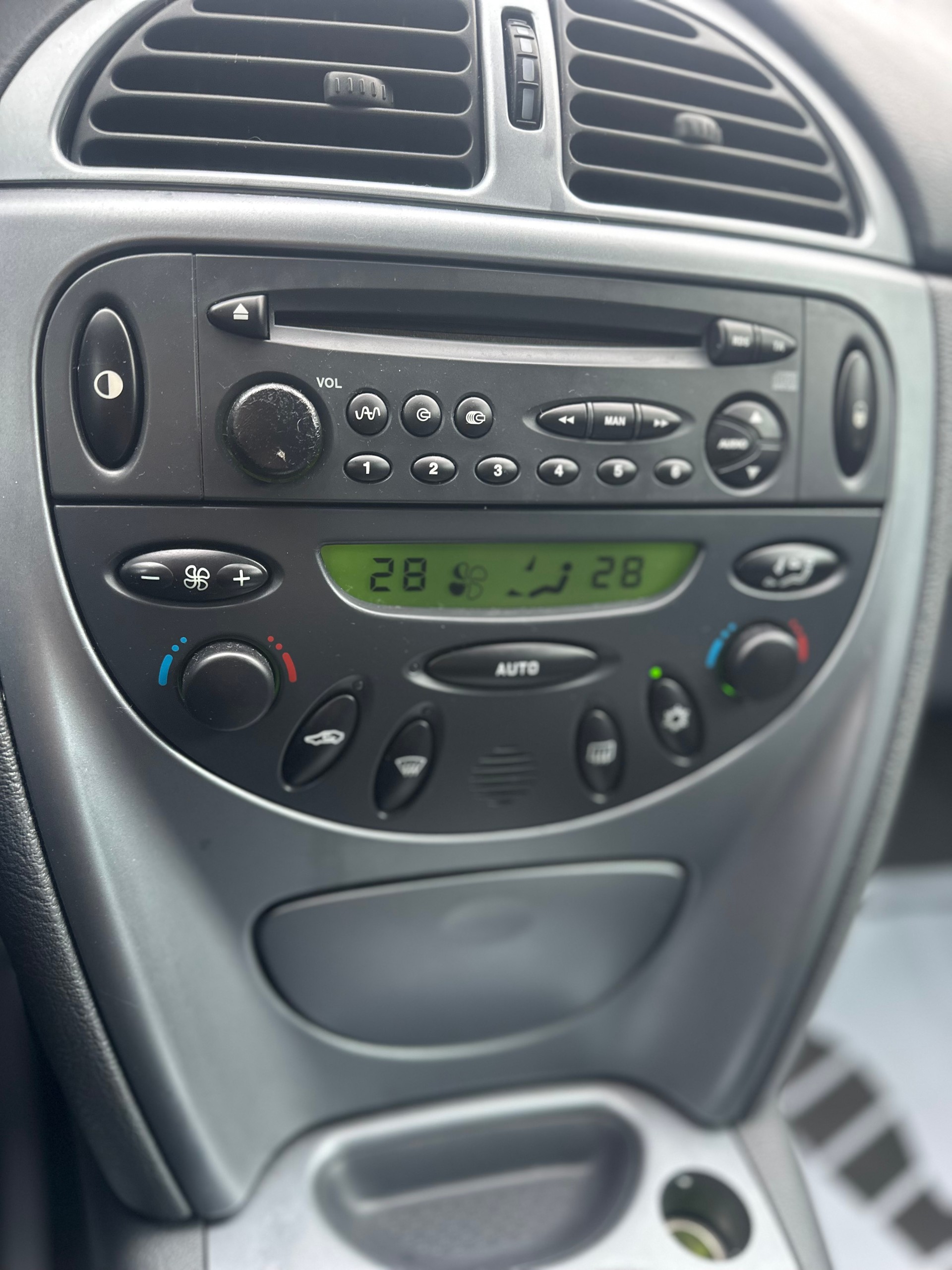CITROEN C5 Break 2.0i 16V Exclusive Automatic-image-11