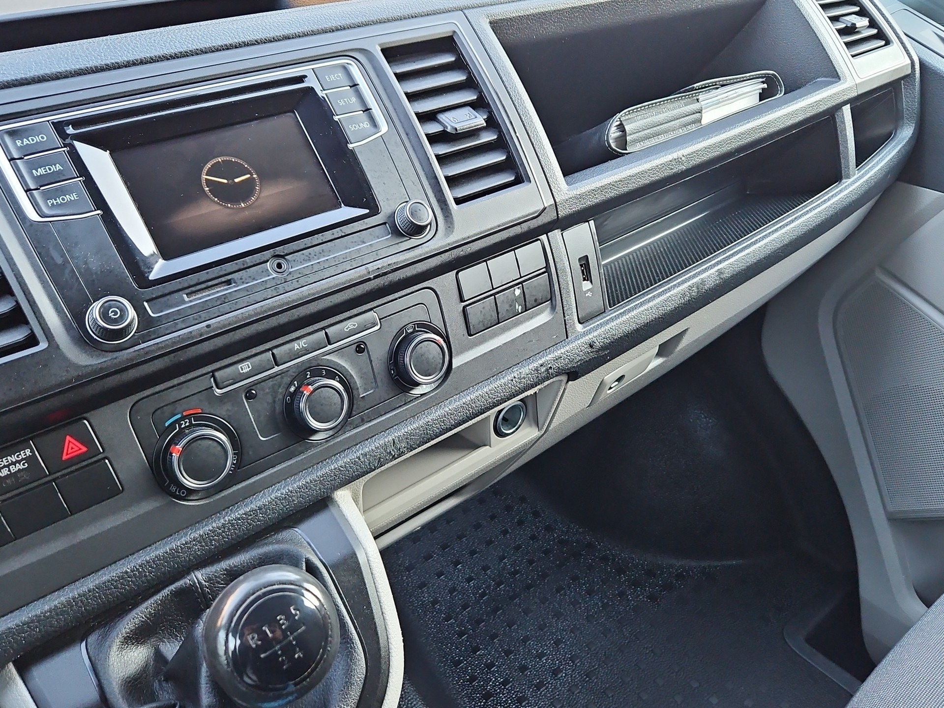 VW T6 Transporter 2.0 TDI - Innenausbau-image-15