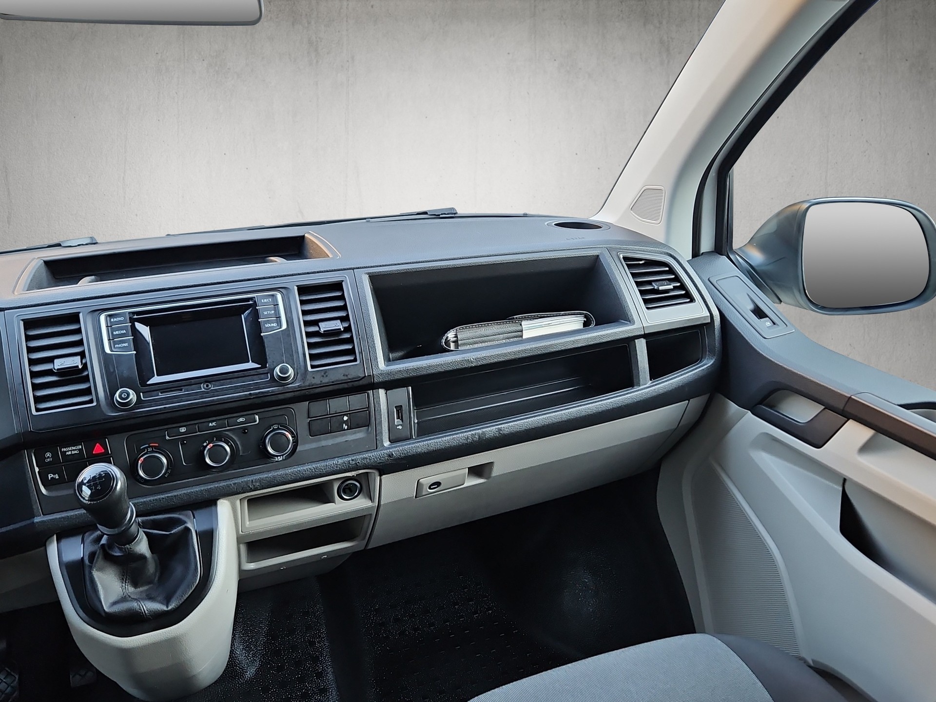 VW T6 Transporter 2.0 TDI - Innenausbau-image-14