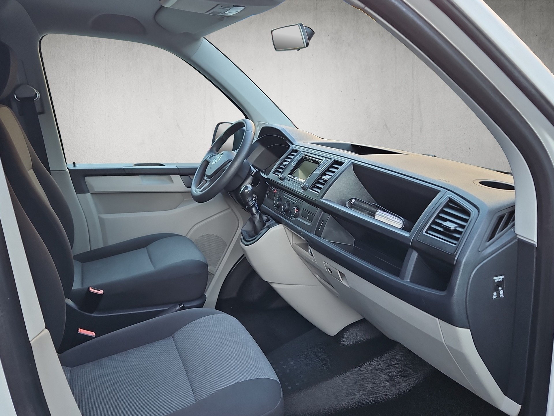 VW T6 Transporter 2.0 TDI - Innenausbau-image-16