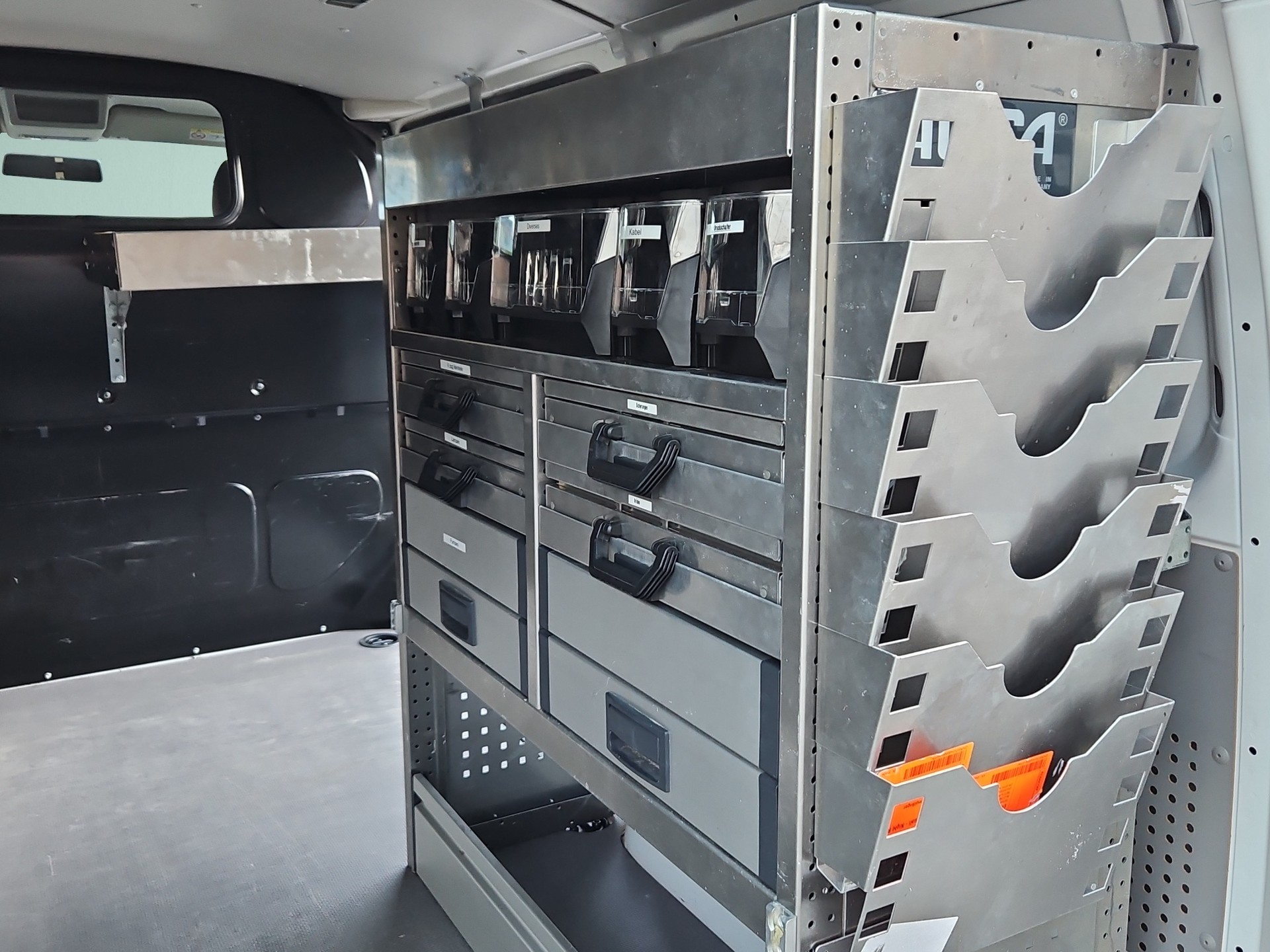VW T6 Transporter 2.0 TDI - Innenausbau-image-19