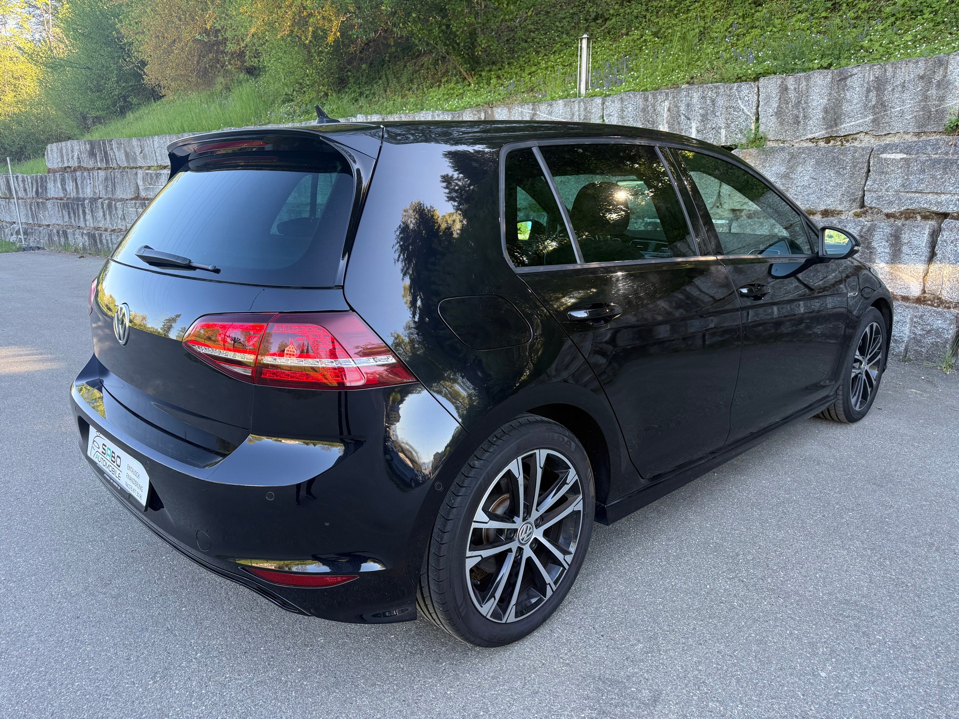 VW Golf 1.4 TSI Lounge R-Line-image-2