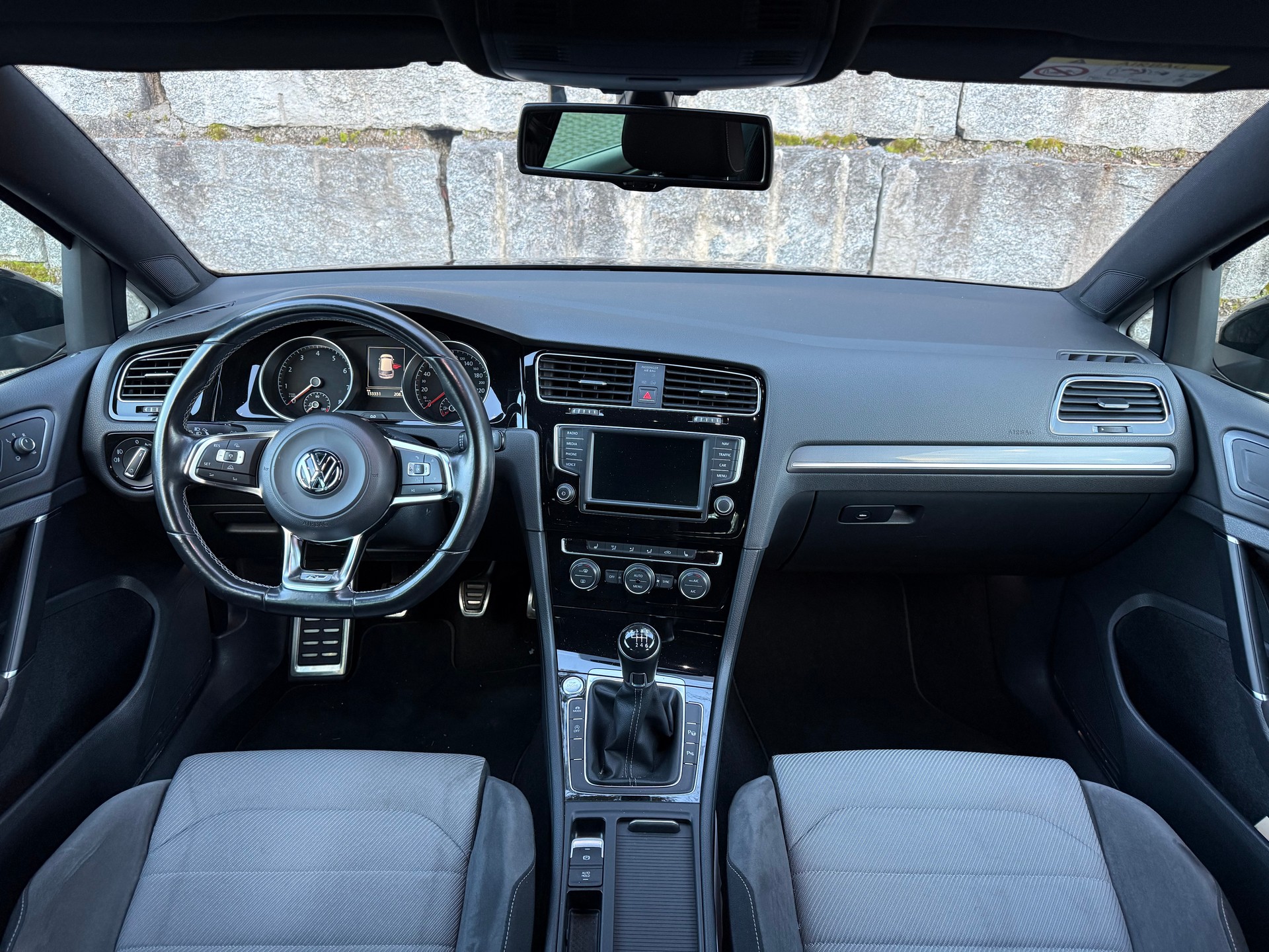 VW Golf 1.4 TSI Lounge R-Line-image-4