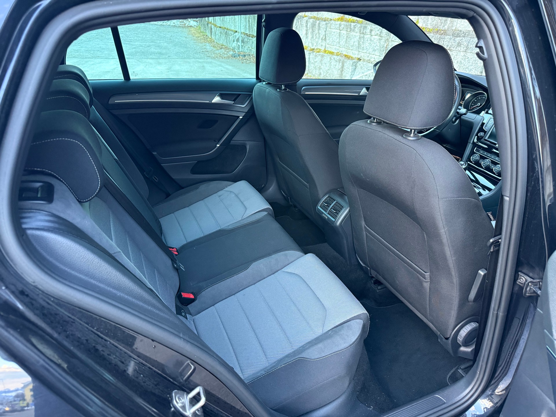 VW Golf 1.4 TSI Lounge R-Line-image-6