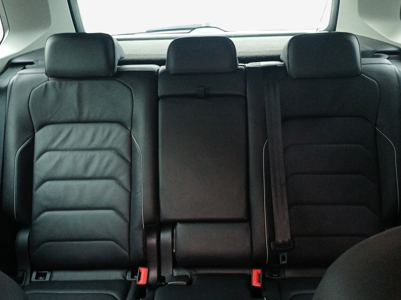 VW Tiguan 2.0 TDI SCR Elegance 4Motion DSG-image-11