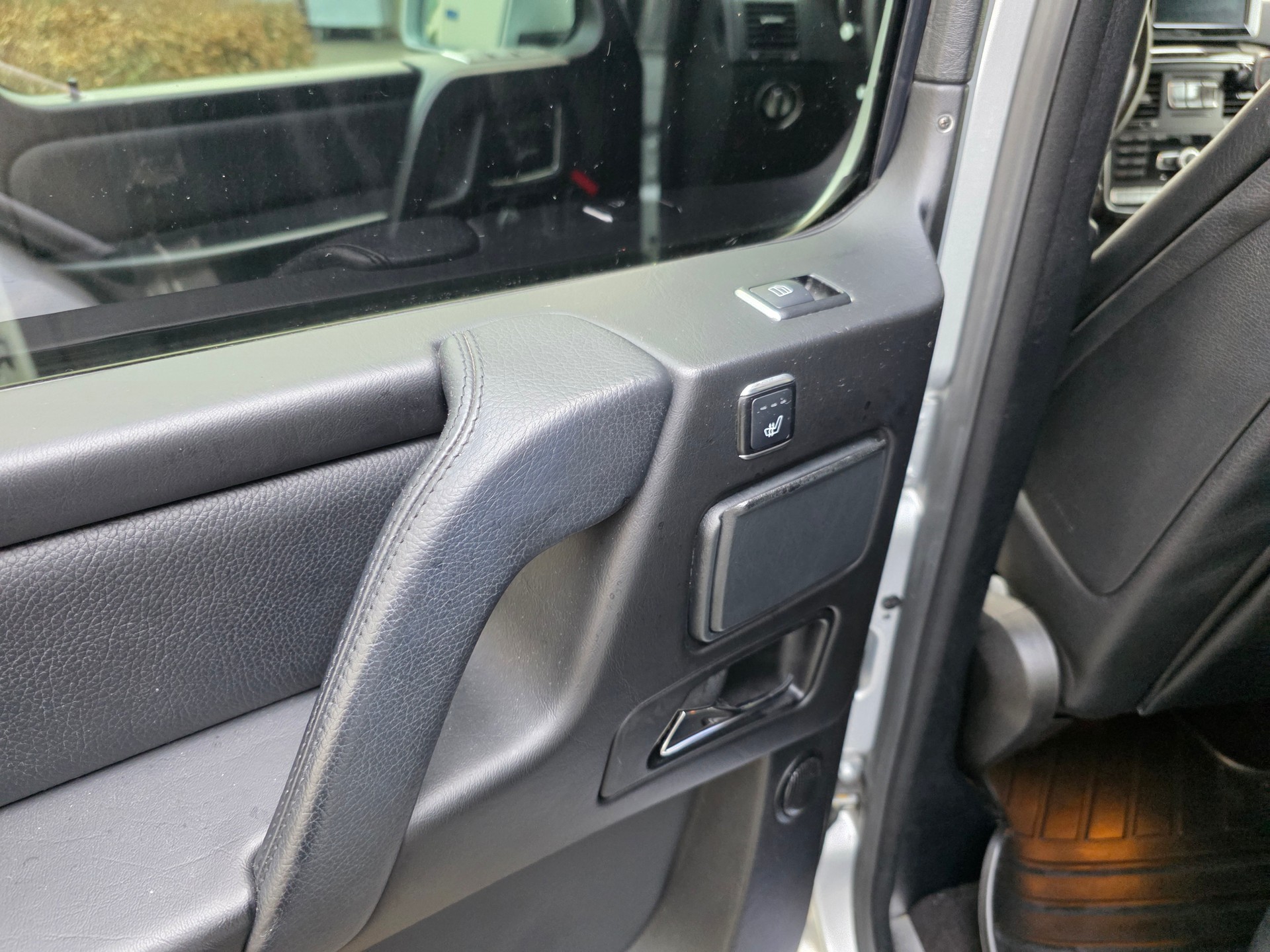 MERCEDES-BENZ G 350-image-17
