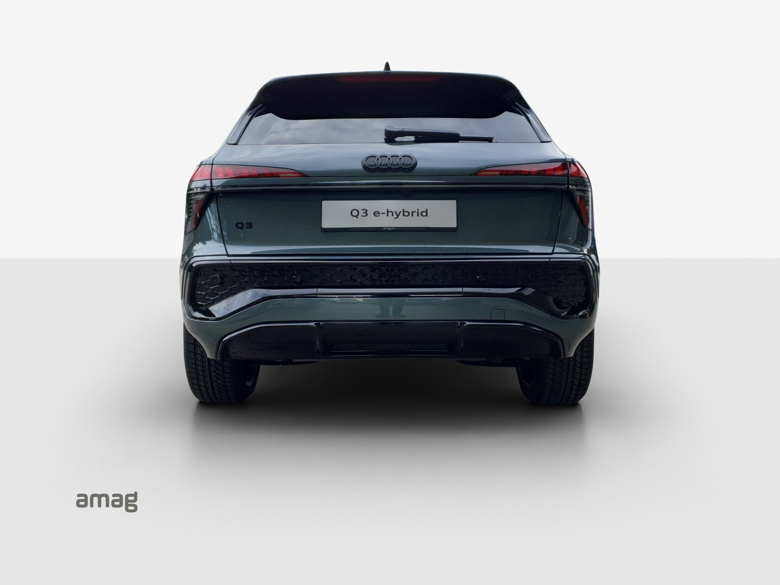 AUDI Q3 SUV e-hybrid 200 kW S tronig-image-3