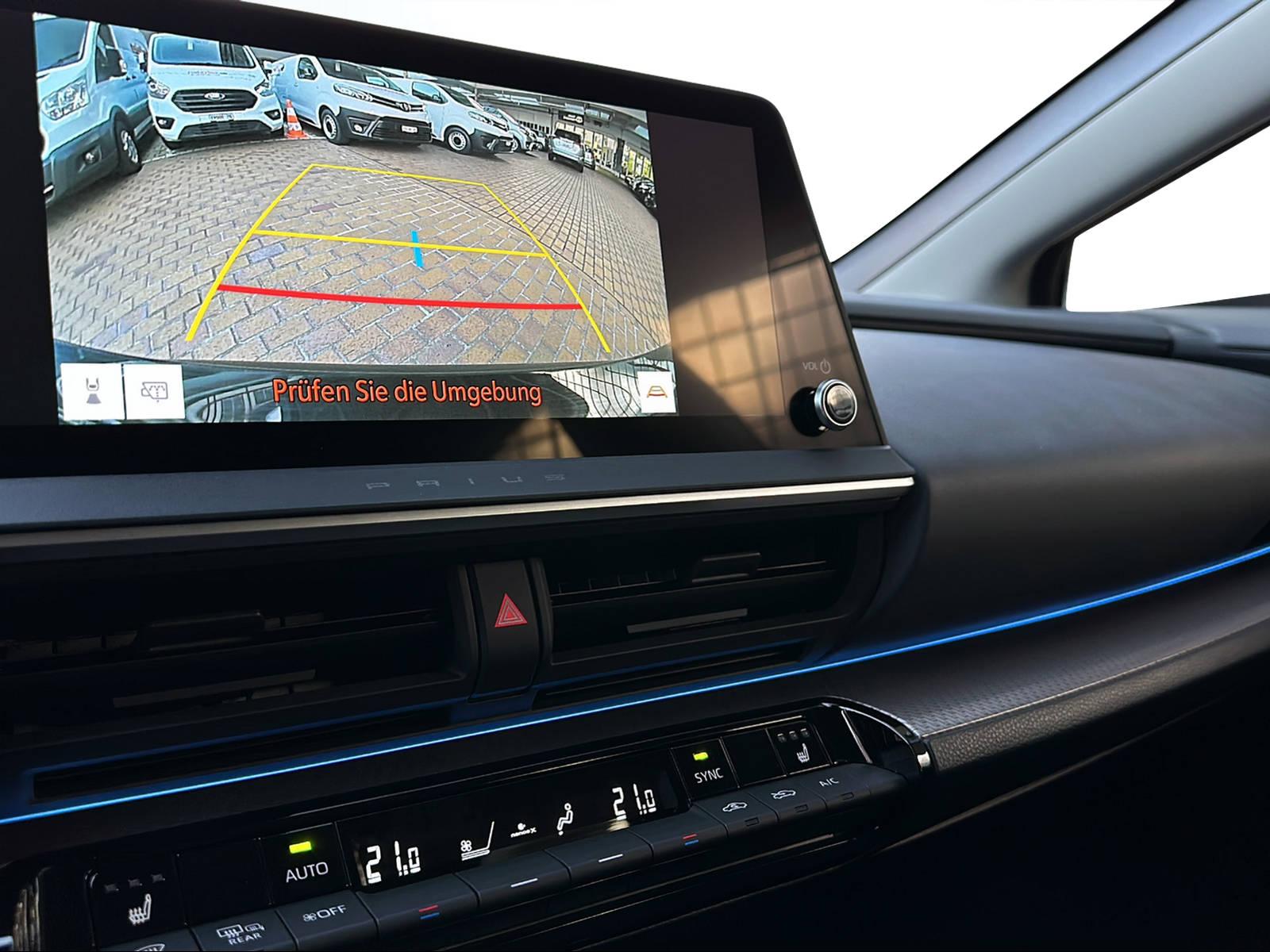 TOYOTA Prius 2.0 Plug-In-Hybrid Style-image-13