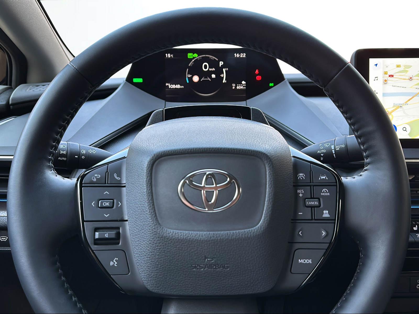 TOYOTA Prius 2.0 Plug-In-Hybrid Style-image-15