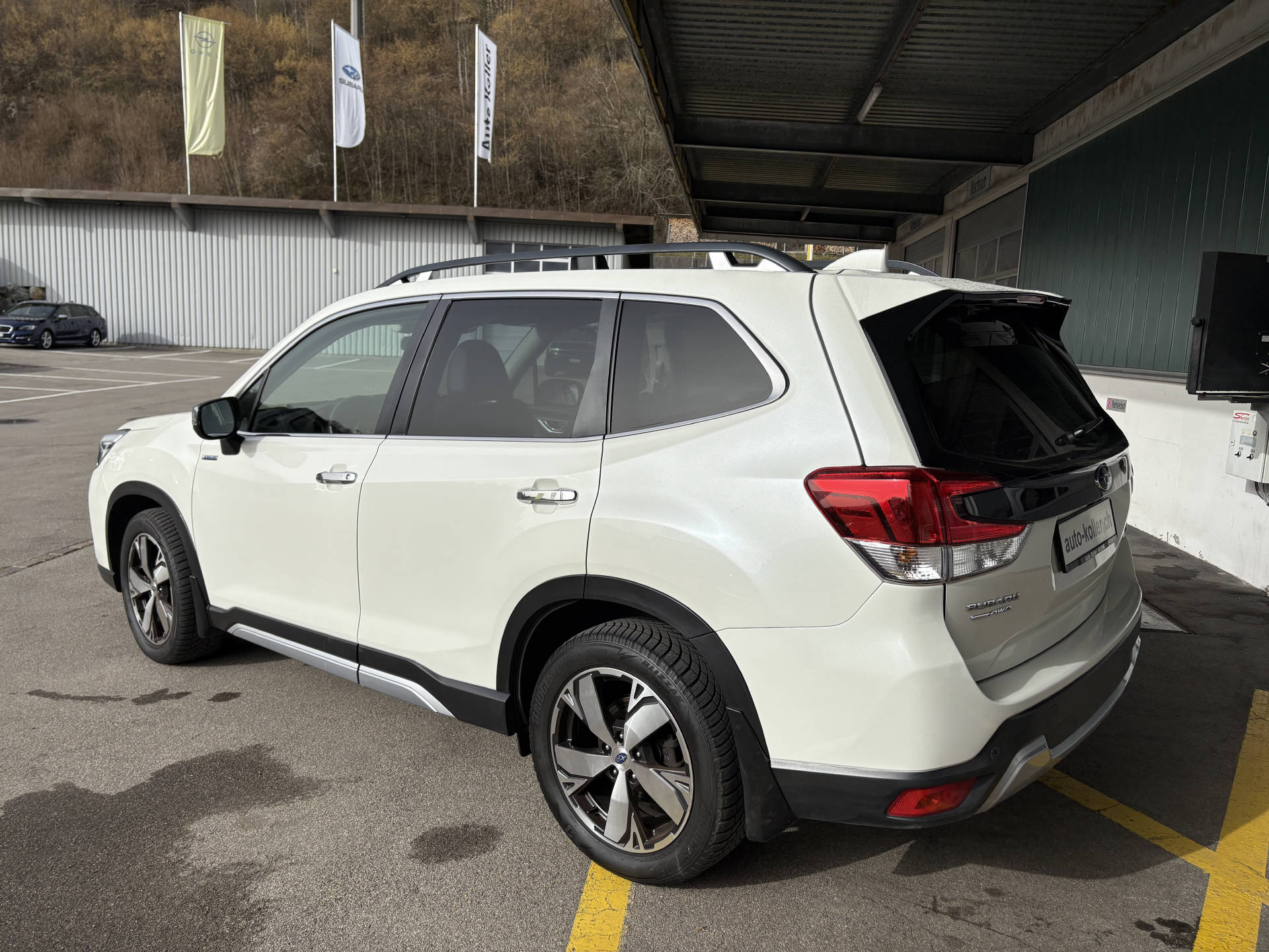 SUBARU Forester Station 2.0i e-Boxer Luxury-image-1