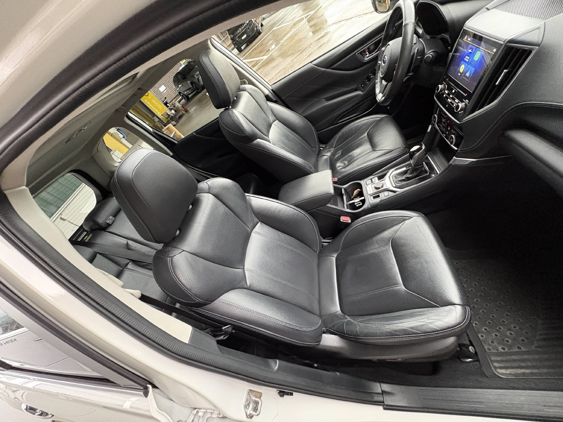 SUBARU Forester Station 2.0i e-Boxer Luxury-image-3