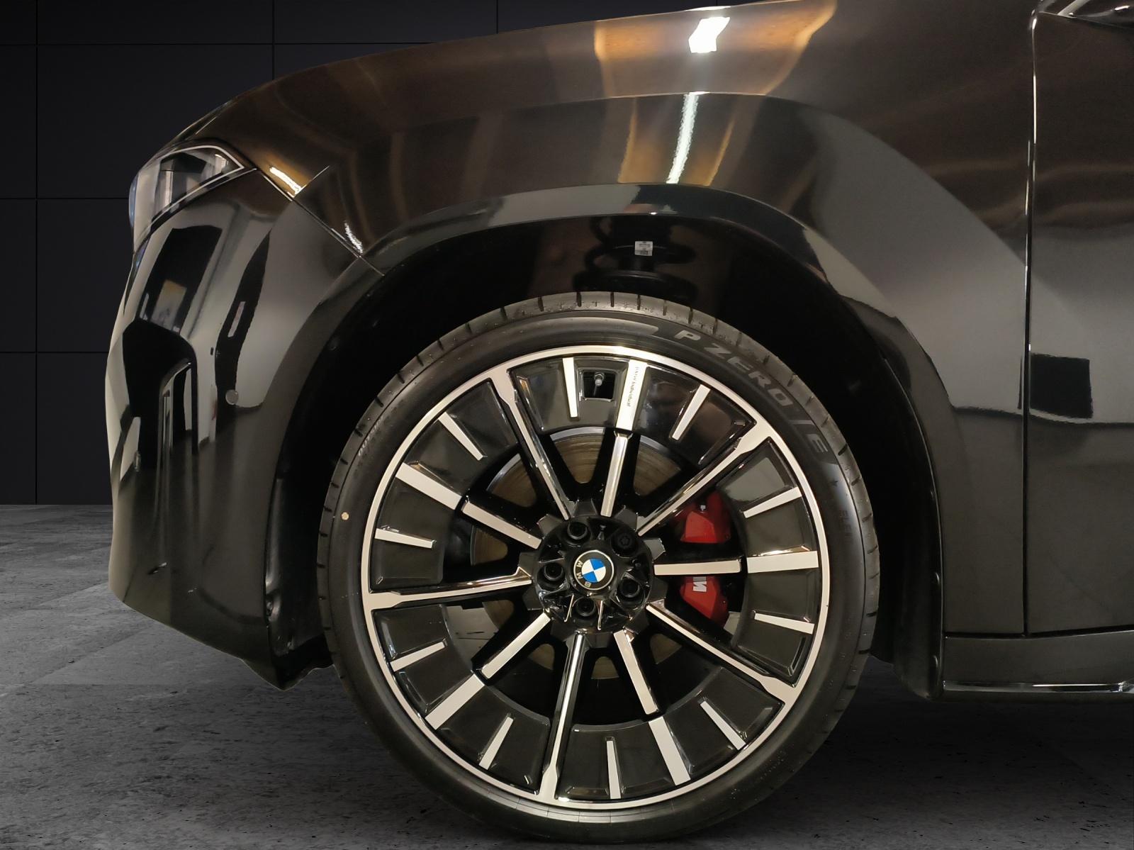 BMW iX3 50 xDrive-image-8