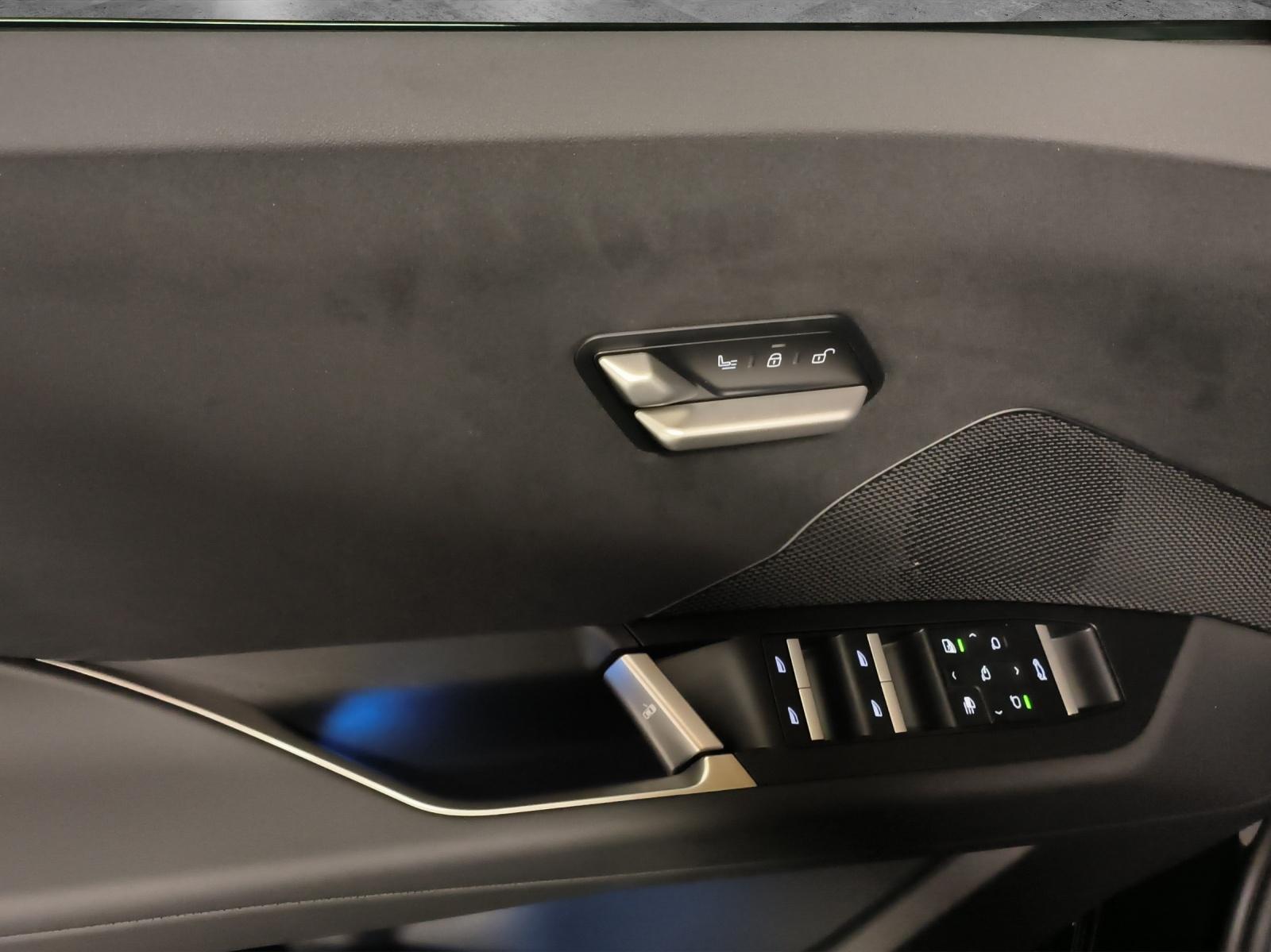 BMW iX3 50 xDrive-image-10
