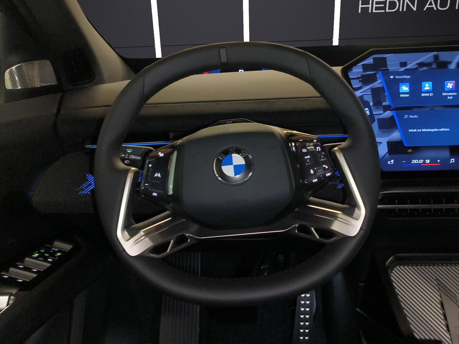 BMW iX3 50 xDrive-image-16