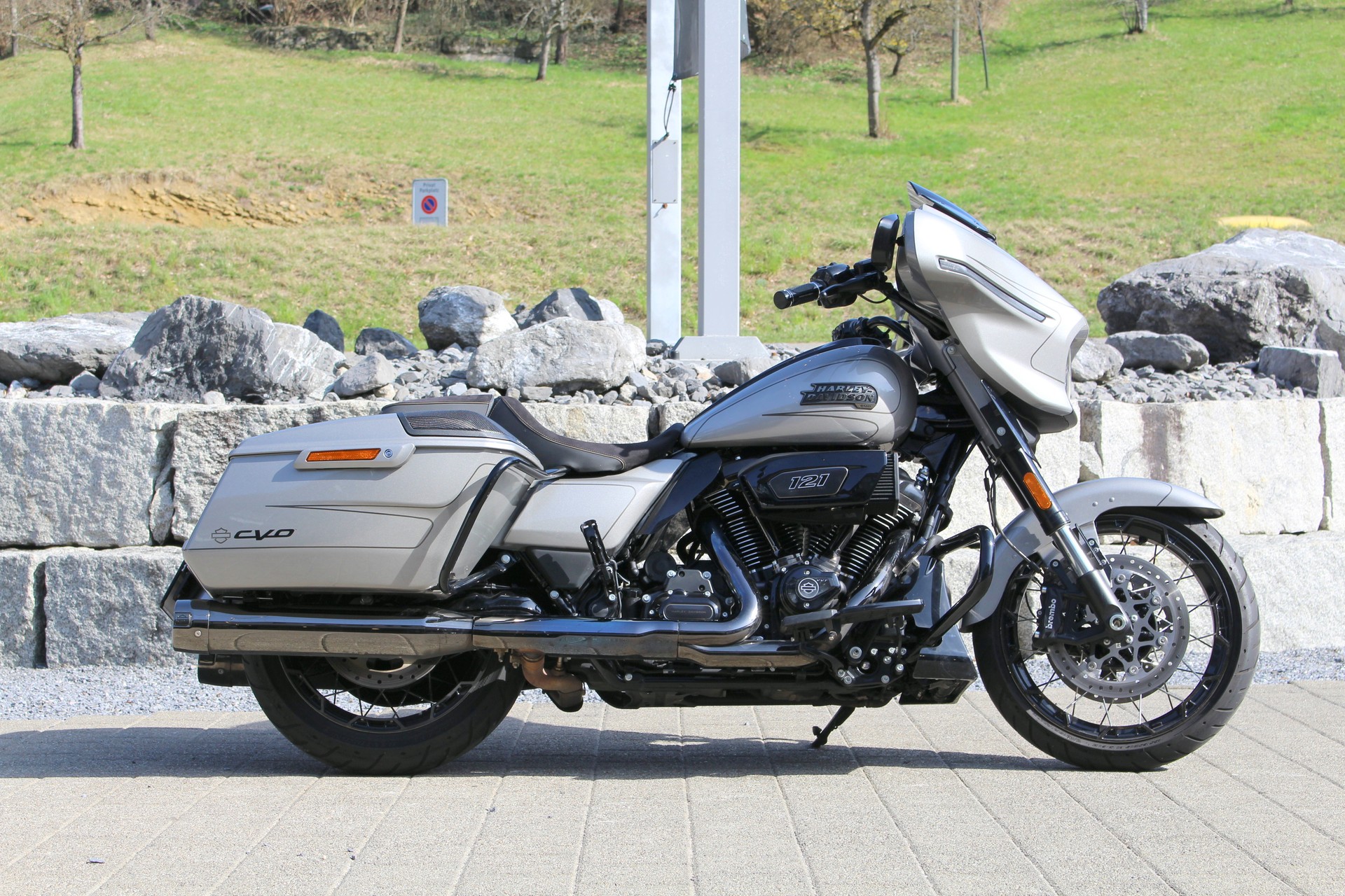 HARLEY-DAVIDSON FLHXSE Street Glide CVO 121