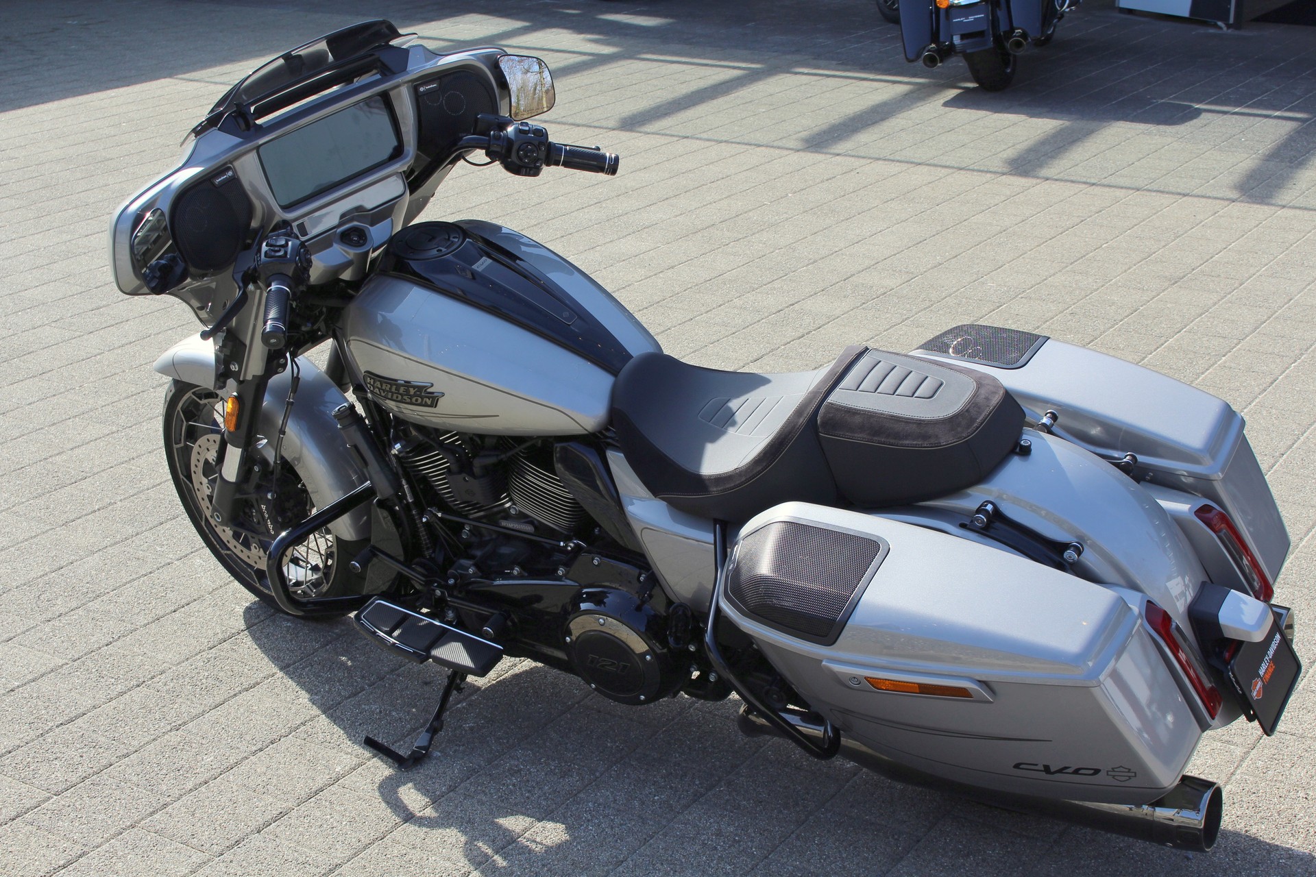HARLEY-DAVIDSON FLHXSE Street Glide CVO 121-showroom-element-3