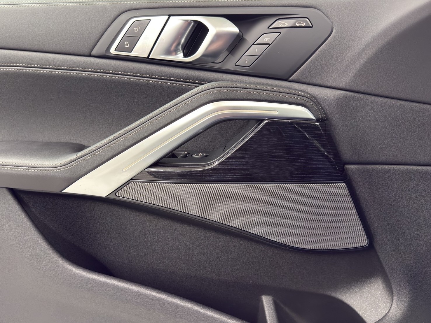 BMW X6 xDrive 48V 30d M Sport Steptronic-image-14