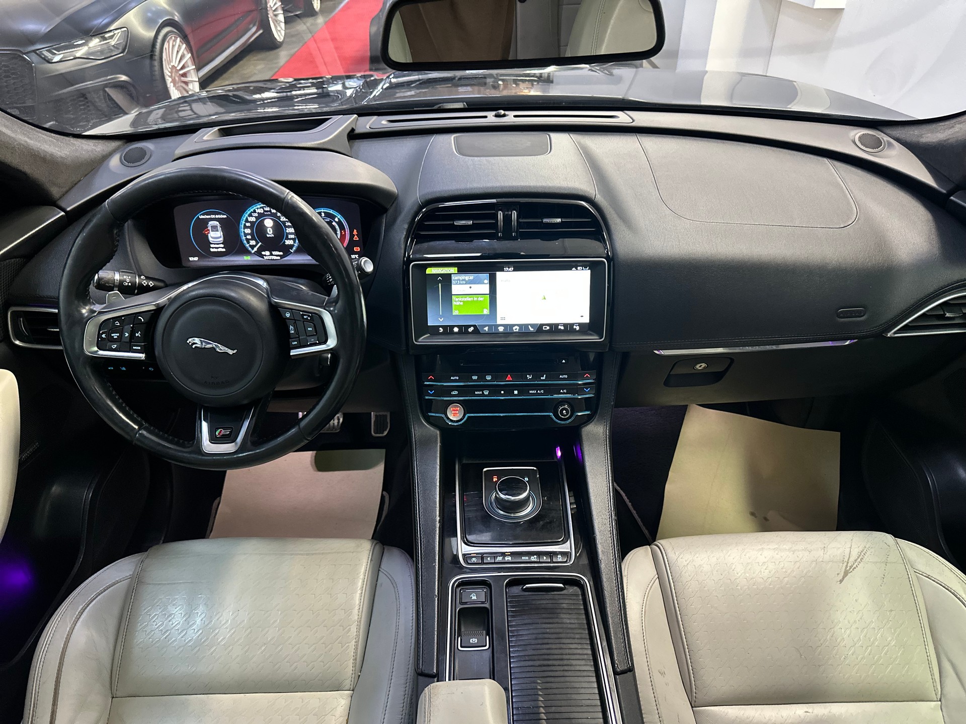 JAGUAR F-Pace 3.0 TD S AWD Automatik-image-13