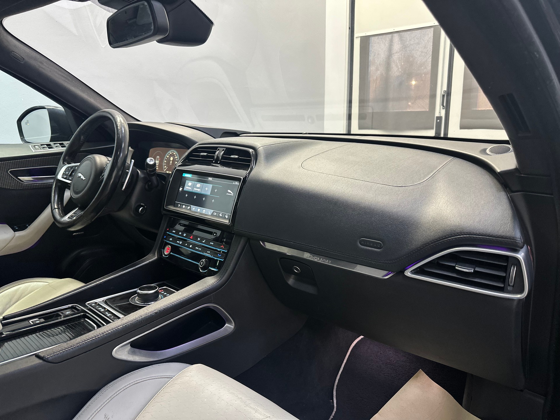 JAGUAR F-Pace 3.0 TD S AWD Automatik-image-18