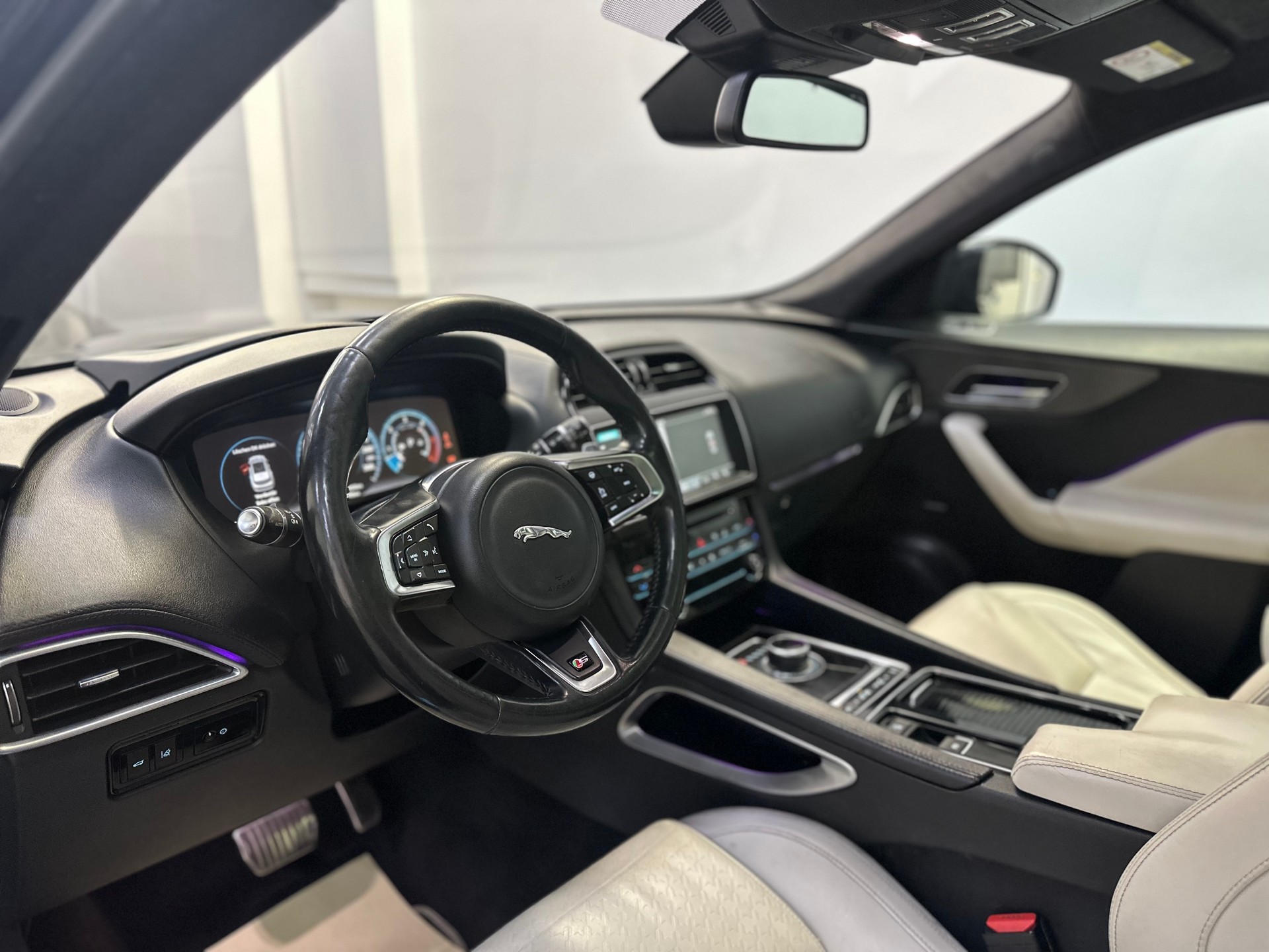 JAGUAR F-Pace 3.0 TD S AWD Automatik-image-12