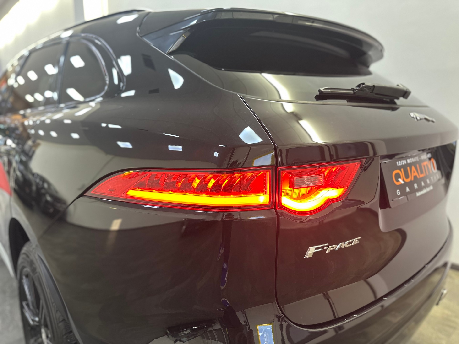 JAGUAR F-Pace 3.0 TD S AWD Automatik-image-4