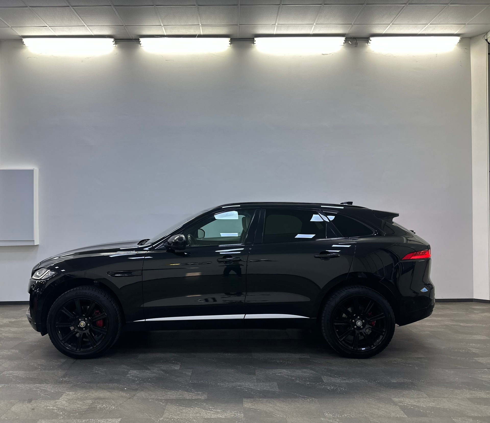 JAGUAR F-Pace 3.0 TD S AWD Automatik-image-2