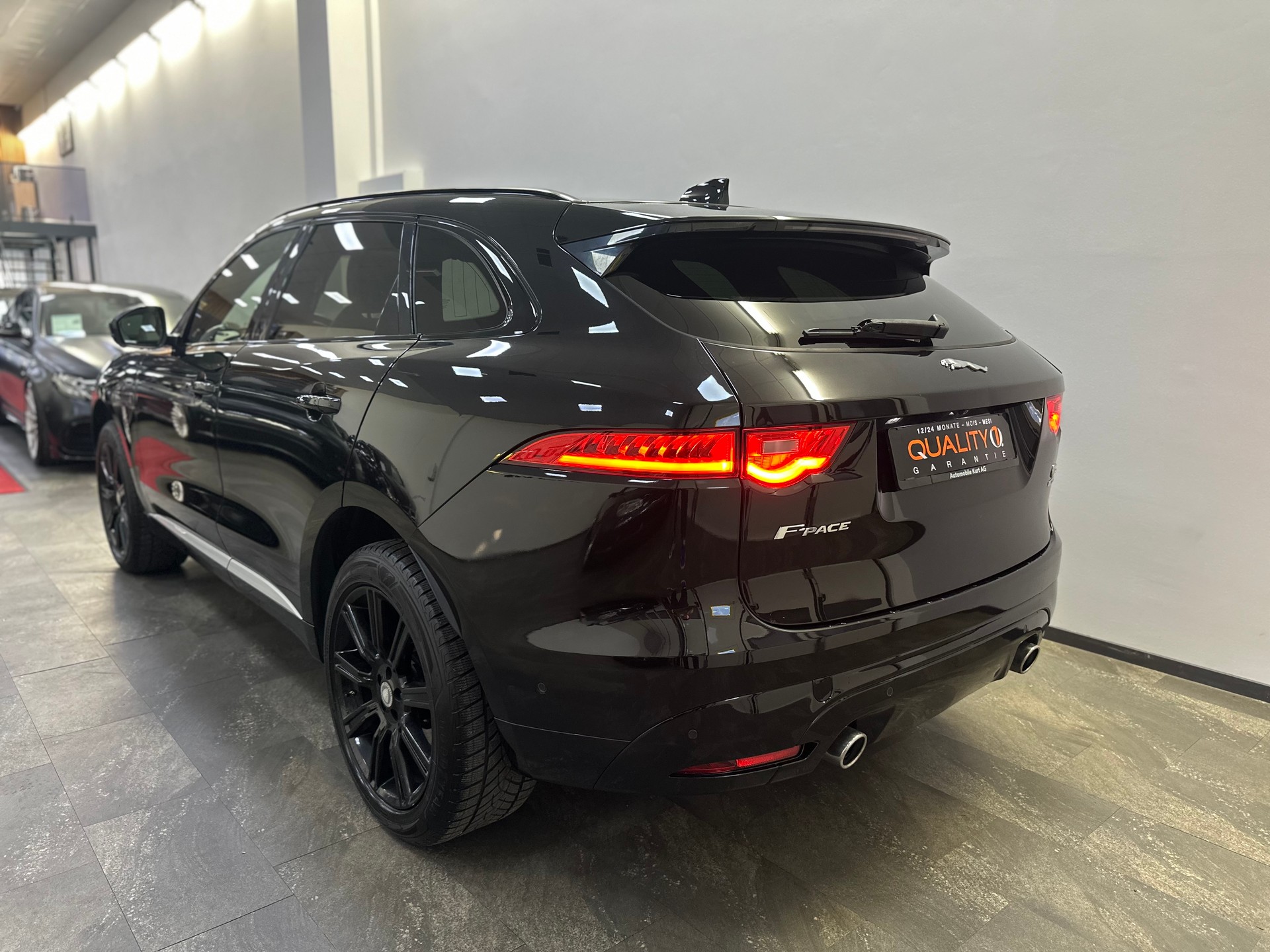 JAGUAR F-Pace 3.0 TD S AWD Automatik-image-3