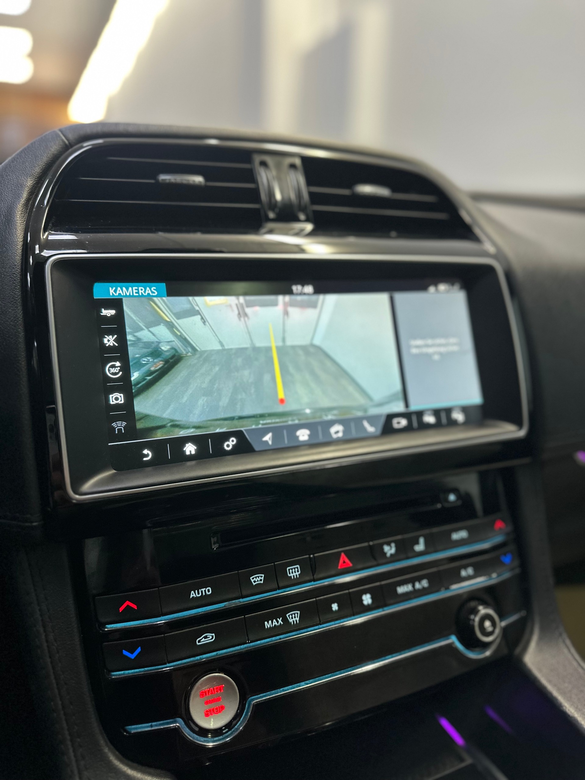 JAGUAR F-Pace 3.0 TD S AWD Automatik-image-15