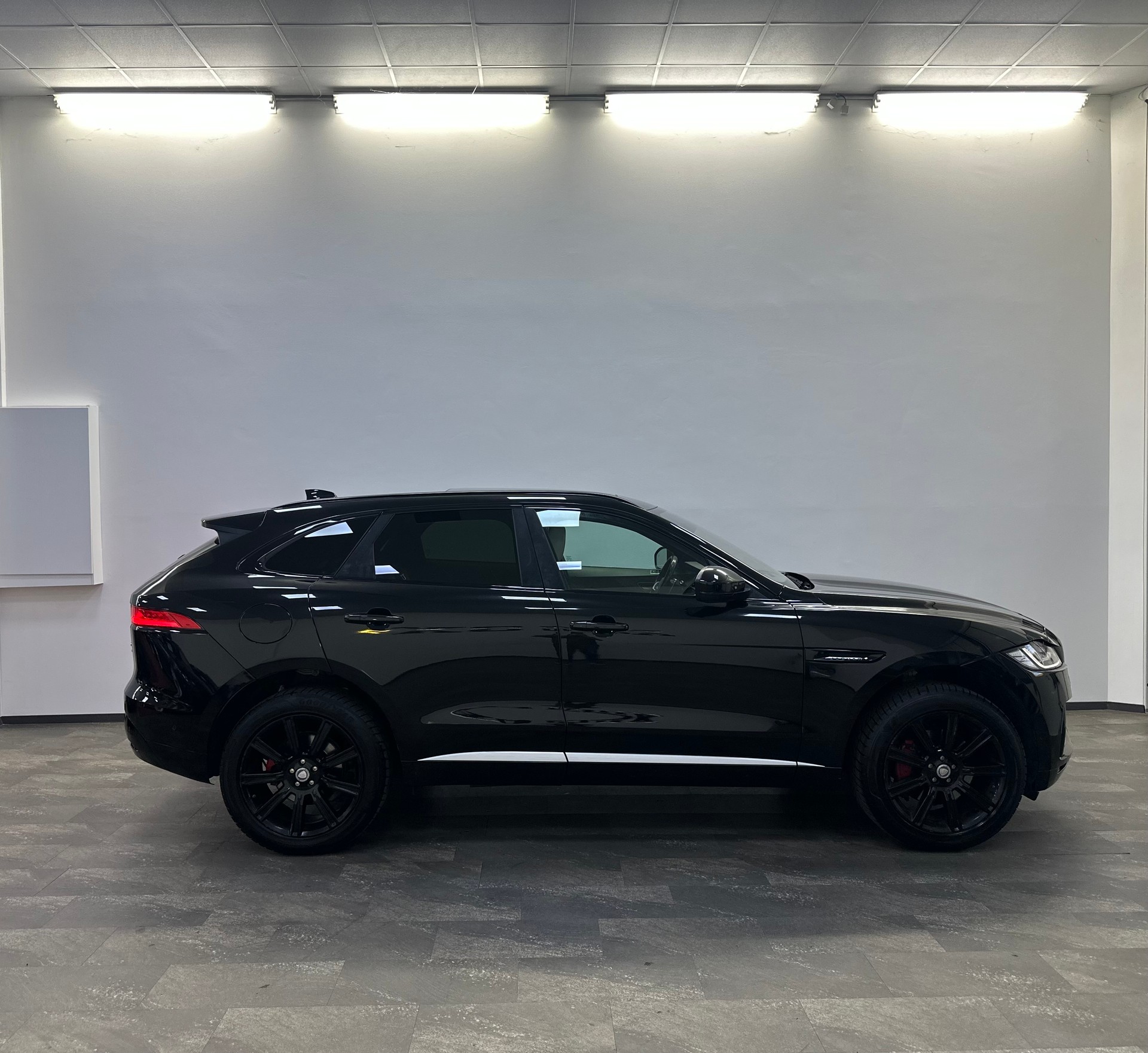 JAGUAR F-Pace 3.0 TD S AWD Automatik-image-9