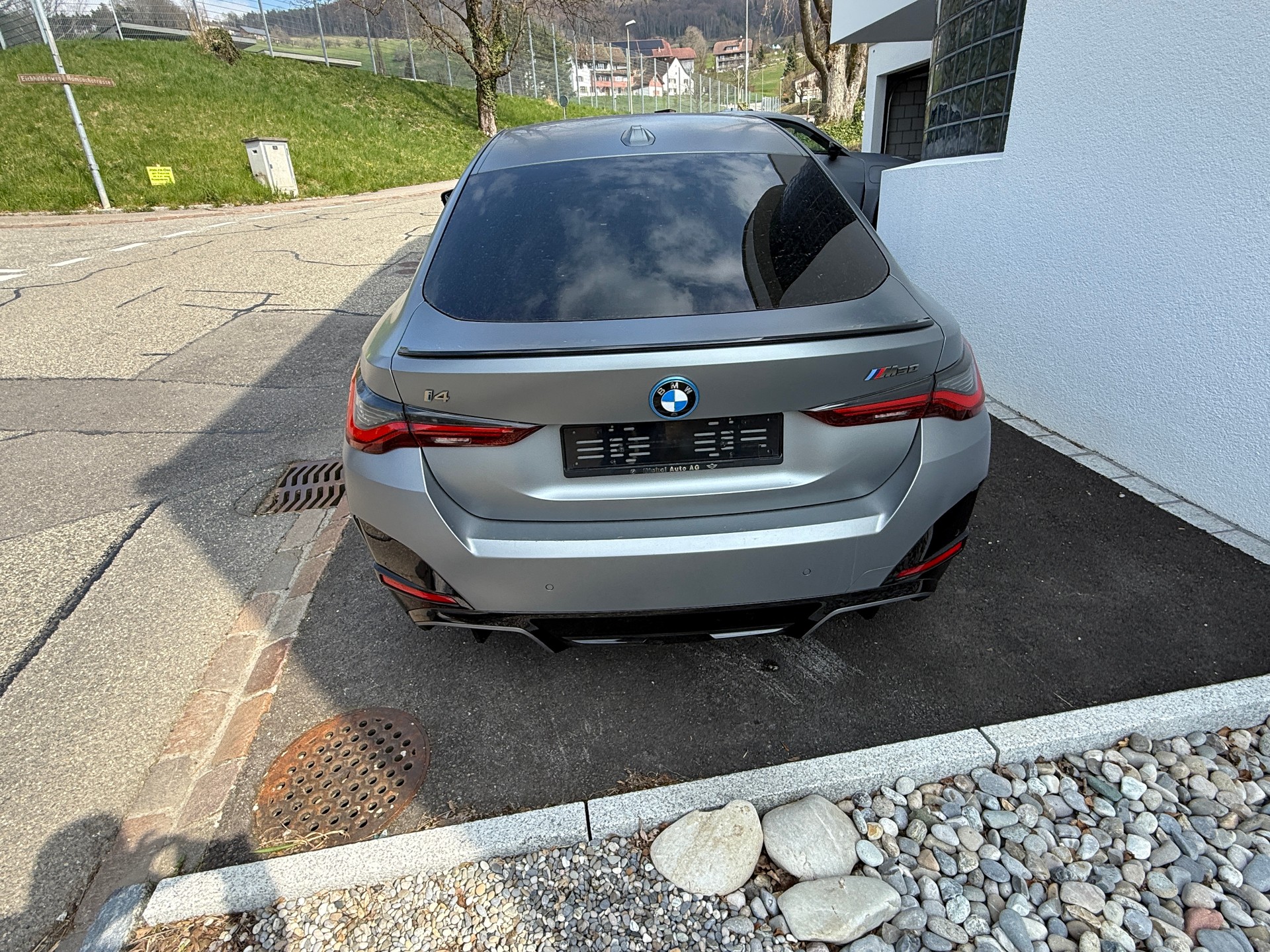 BMW i4 M50 M Sport Pro Frozen Pure Grey II-image-3