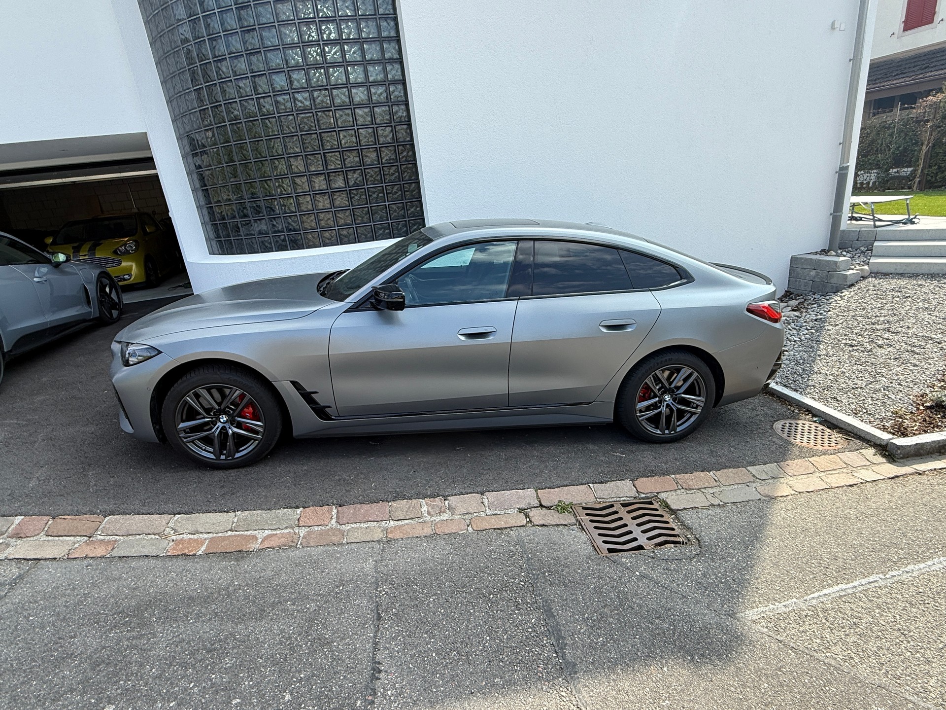 BMW i4 M50 M Sport Pro Frozen Pure Grey II-image-1