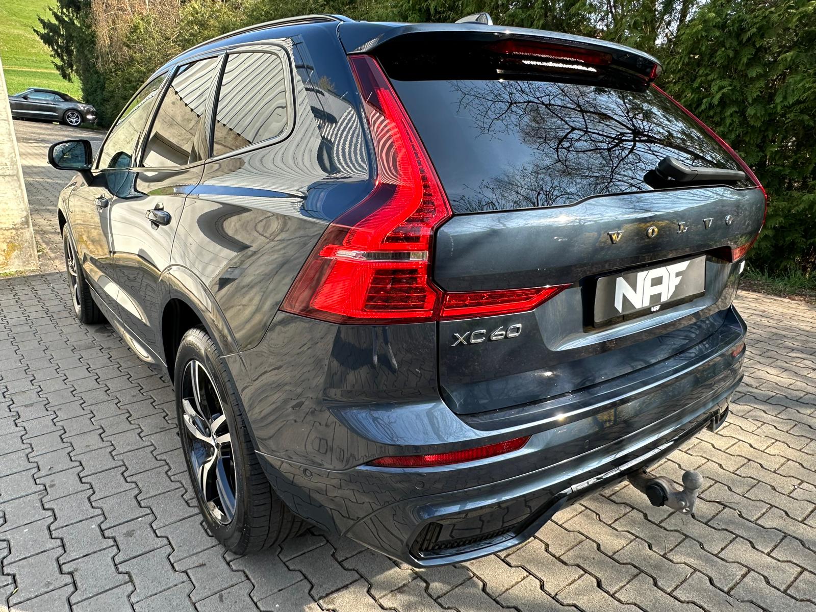 VOLVO XC60 T6 eAWD R-Design Geartronic-image-2