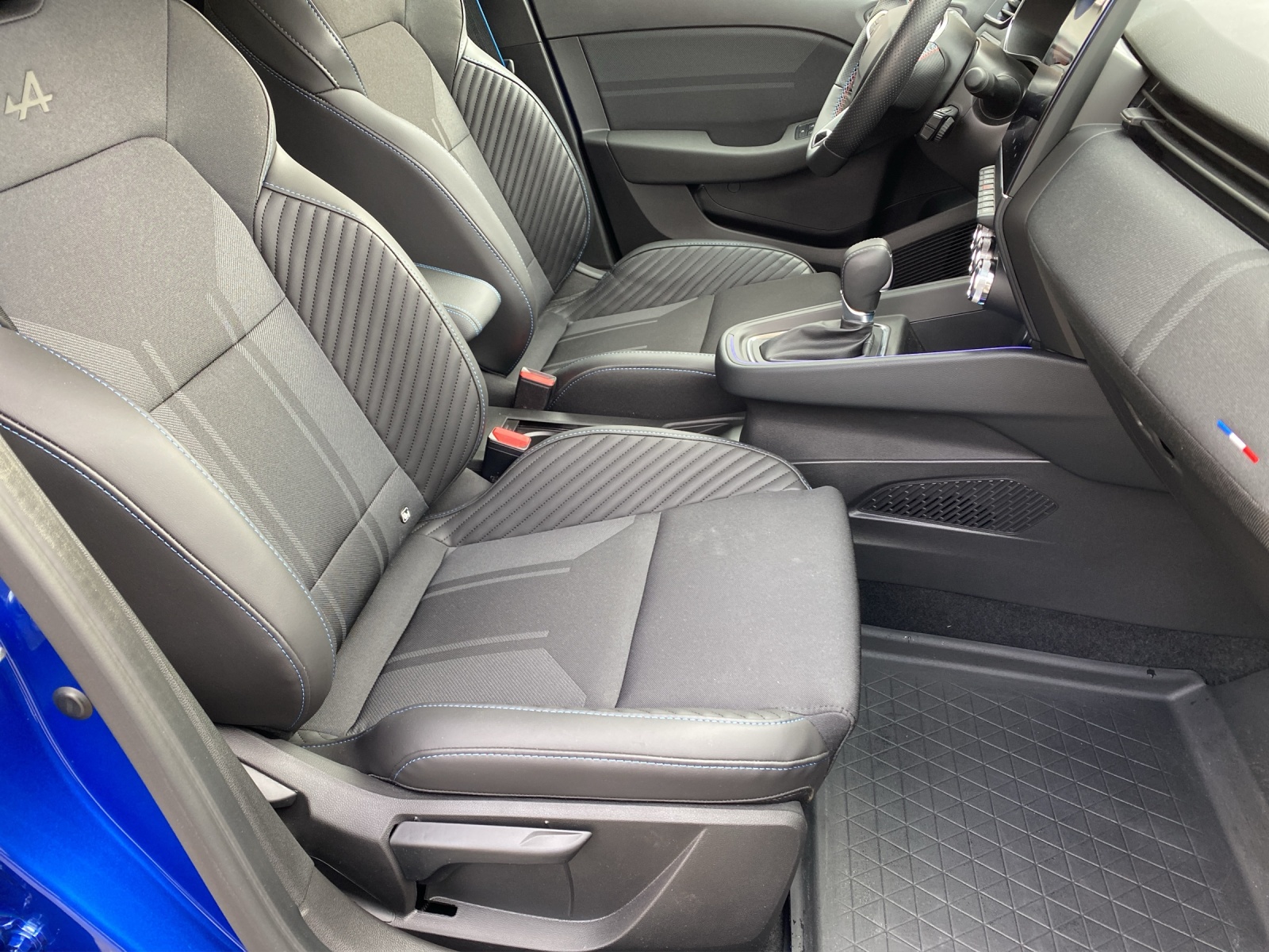 RENAULT Clio 1.6 E-Tech Esprit Alpine-image-11