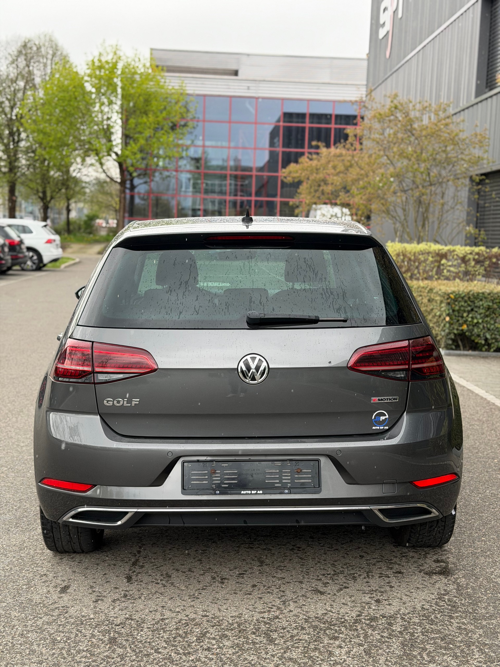 VW Golf 2.0 TDI Highline 4Motion DSG-image-2