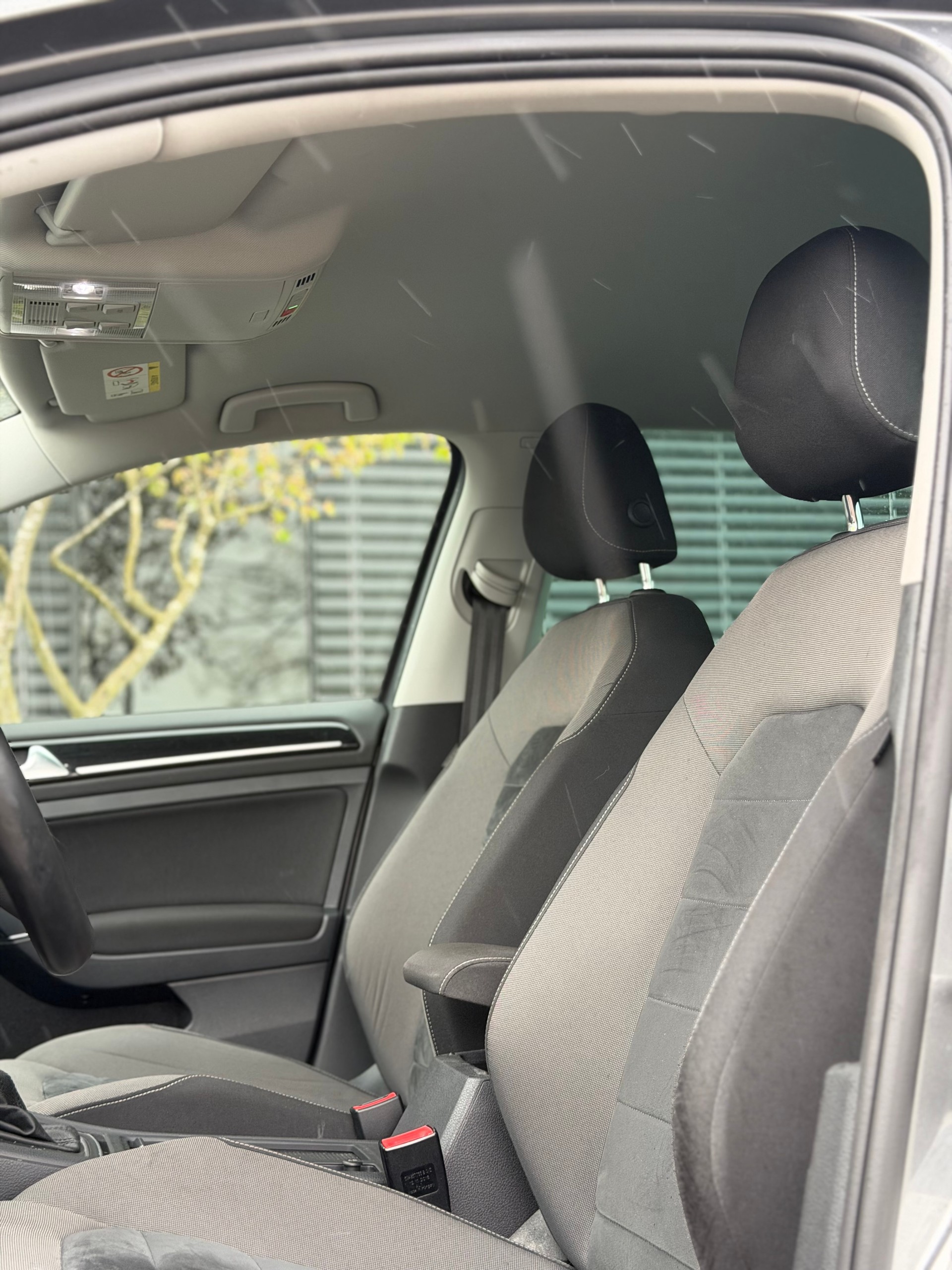 VW Golf 2.0 TDI Highline 4Motion DSG-image-10