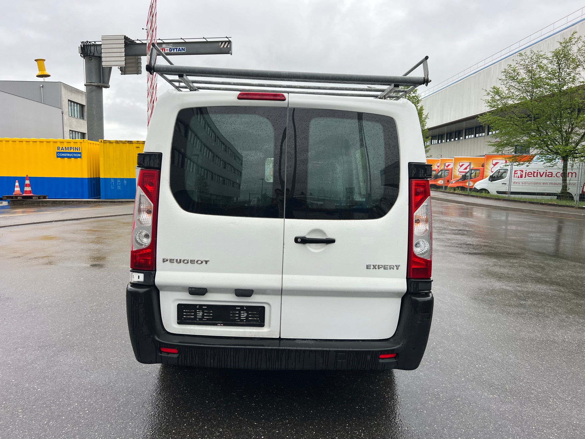 PEUGEOT Expert 2.0 HDi 229 L2H1-image-4