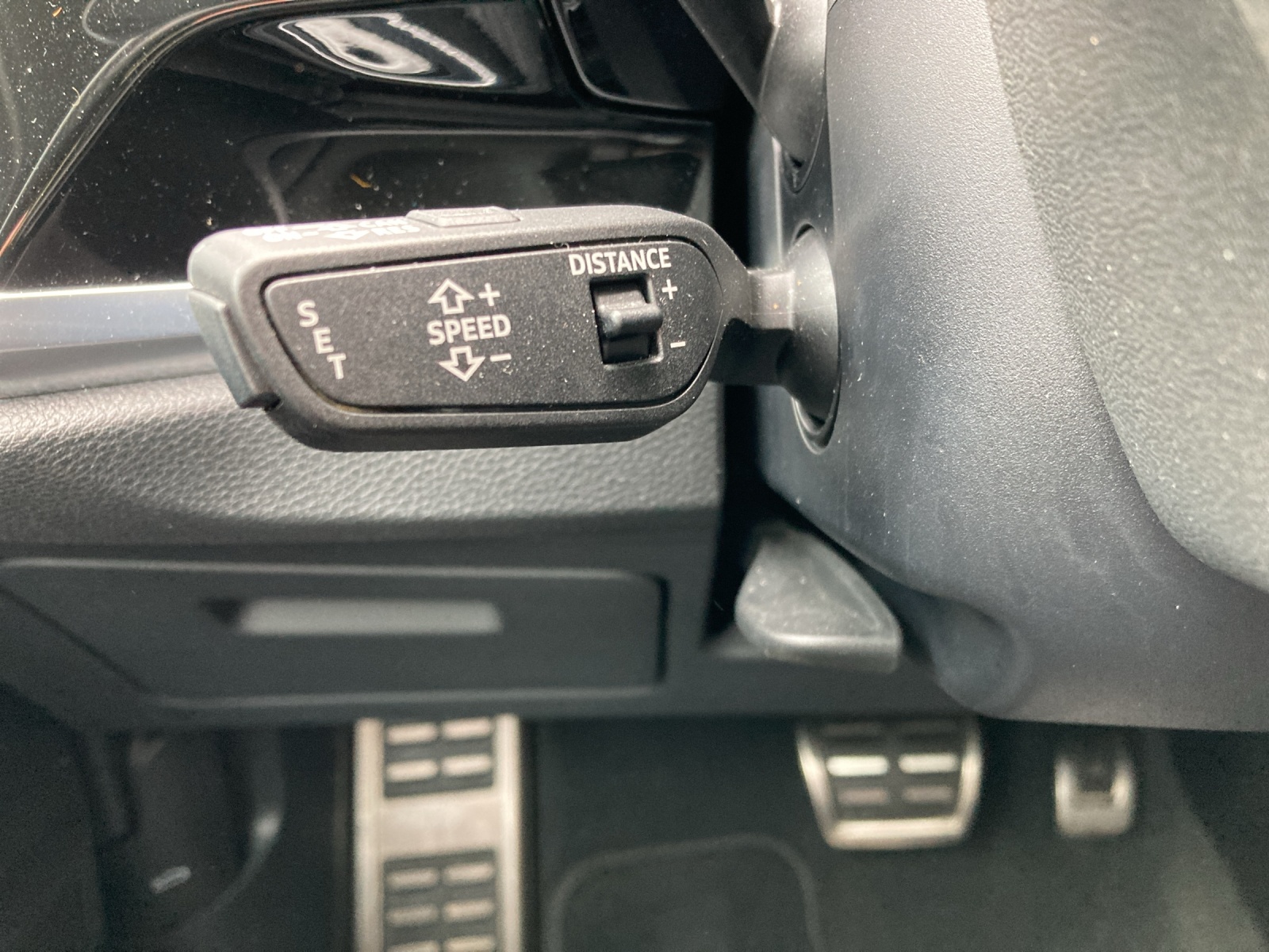 AUDI Q3 40 TFSI S line quattro S-tronic-image-15