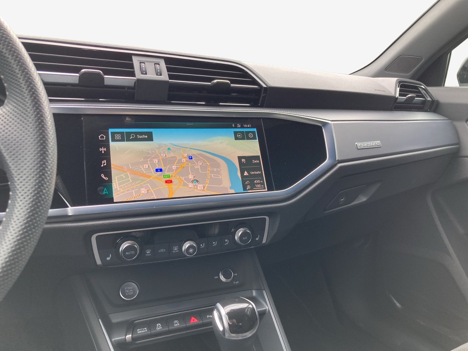 AUDI Q3 40 TFSI S line quattro S-tronic-image-10