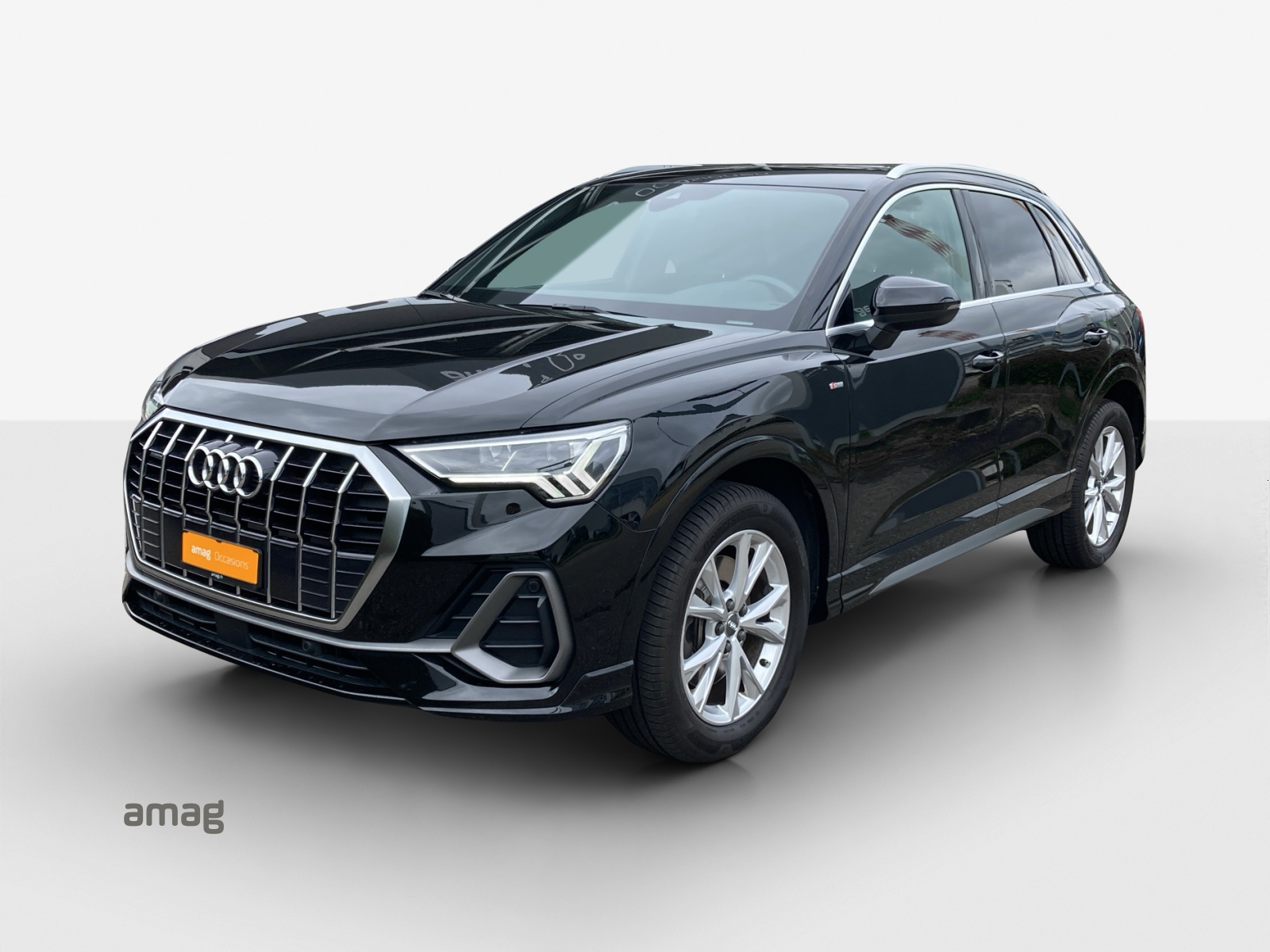 AUDI Q3 40 TFSI S line quattro S-tronic-image-0