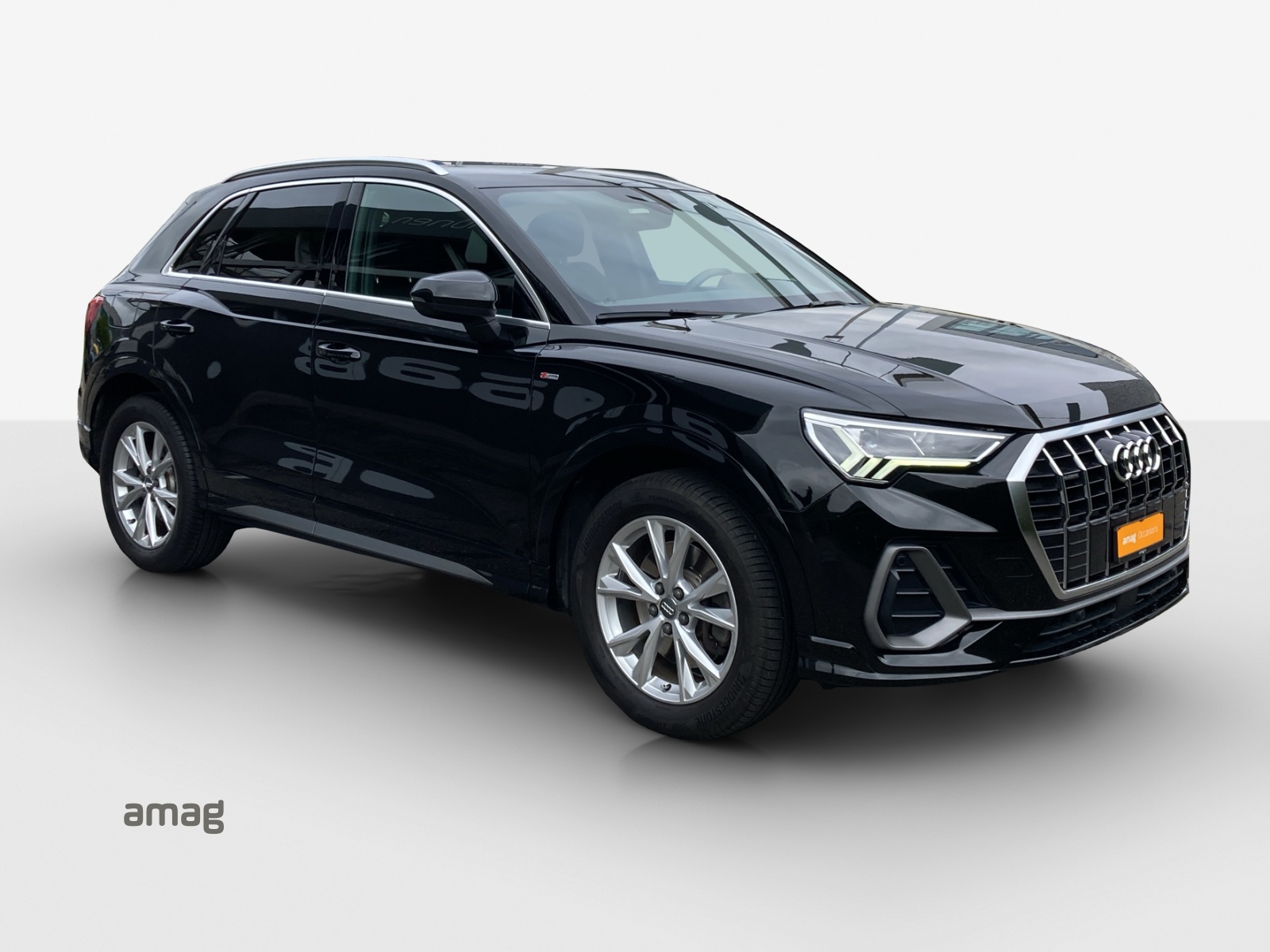 AUDI Q3 40 TFSI S line quattro S-tronic-image-5