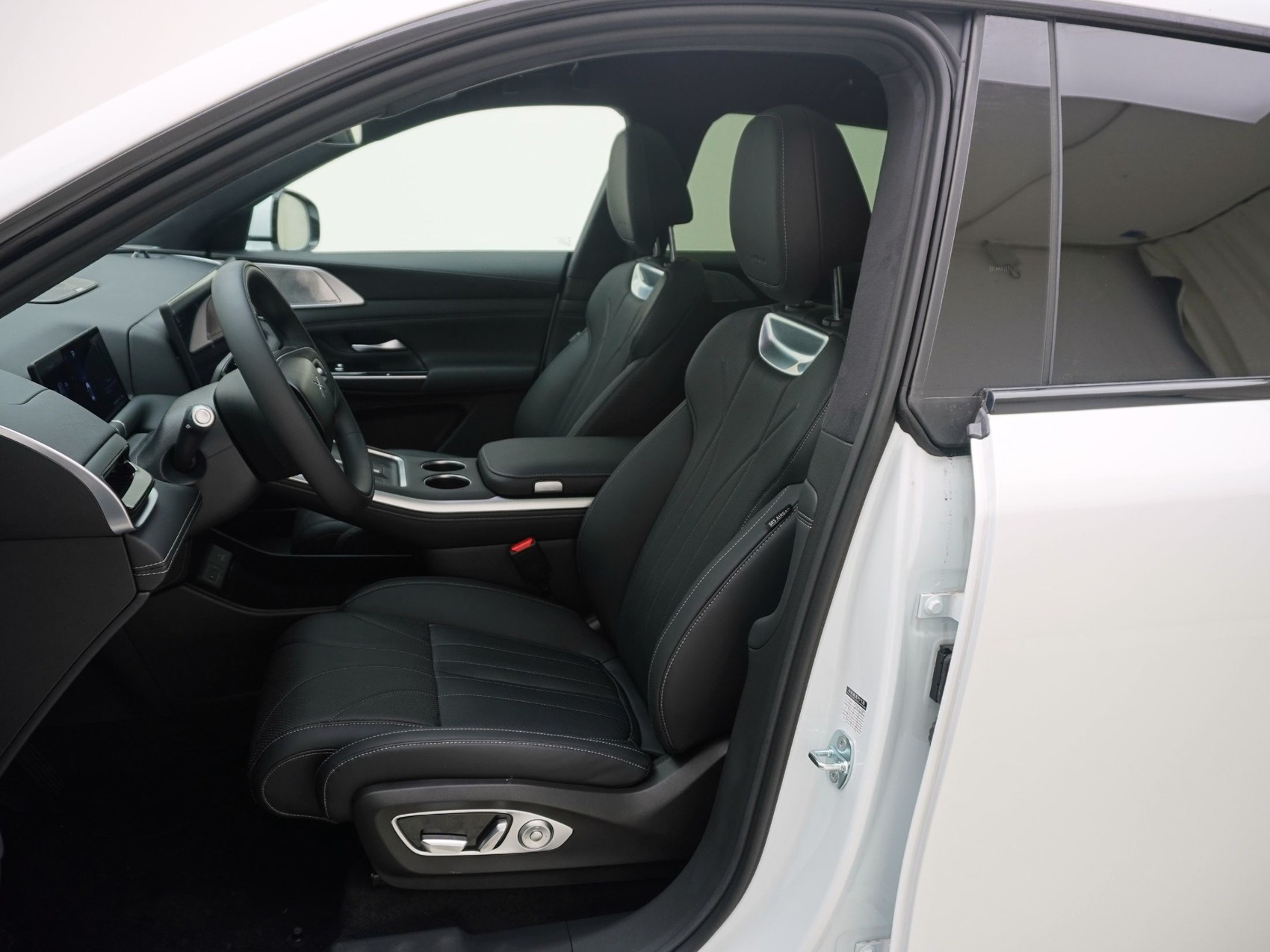 XPENG G9 Performance AWD-image-12