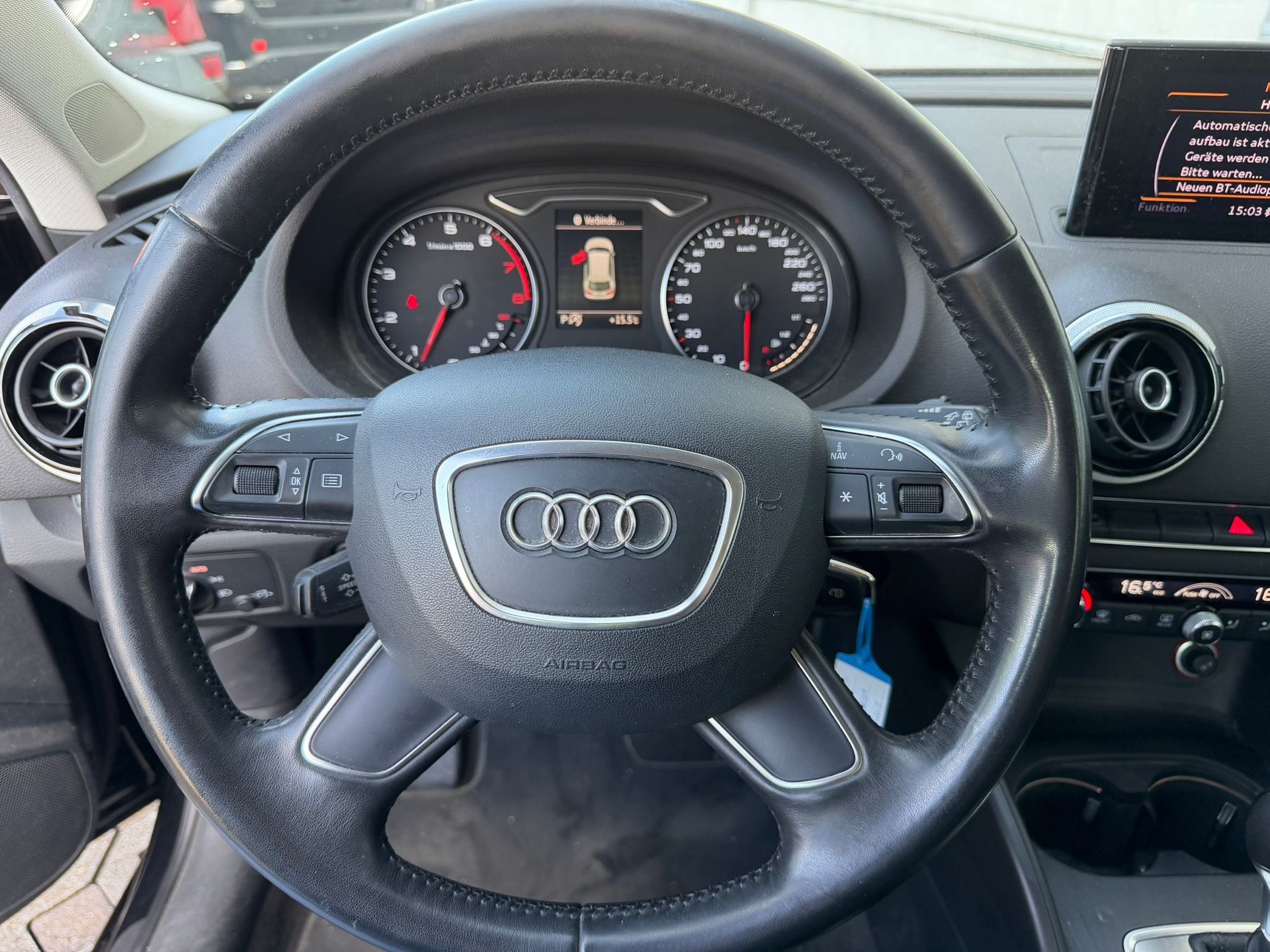 AUDI A3 Sportback 1.4 TFSI Ambition S-tronic-image-14
