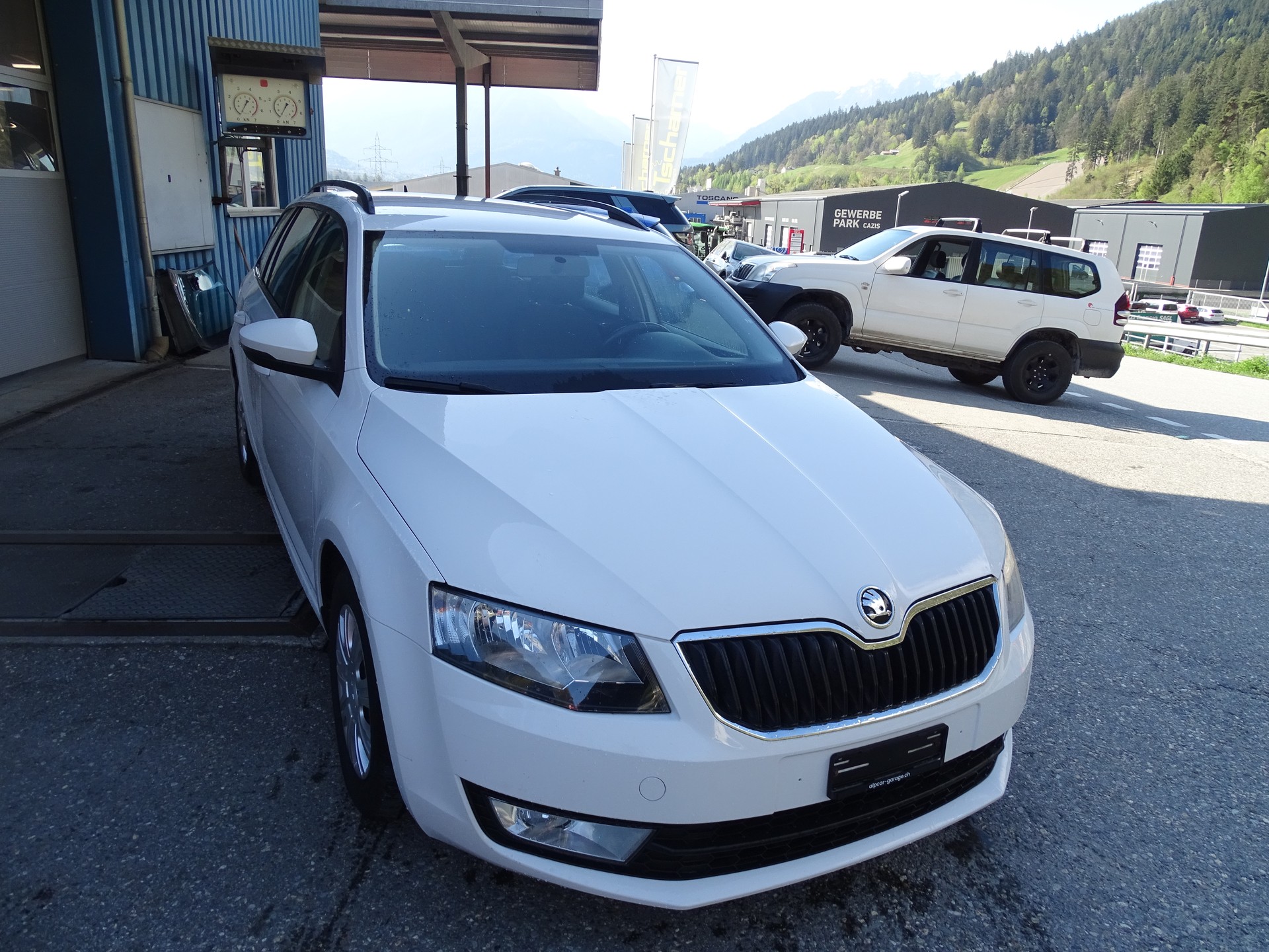 SKODA Octavia Combi 1.6 TDI GreenLine-image-6