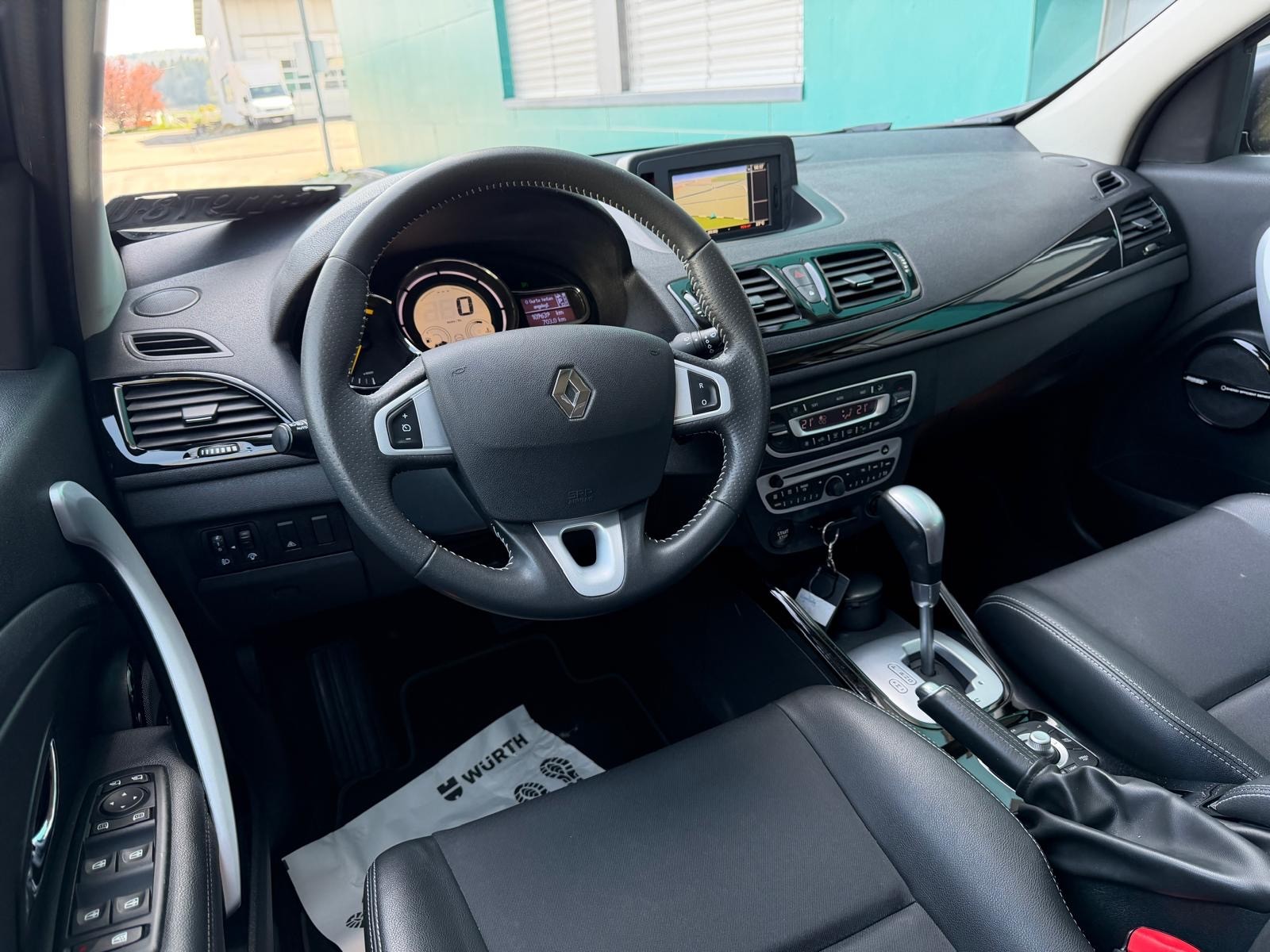 RENAULT Mégane 1.5 dCi Bose EDC-image-6