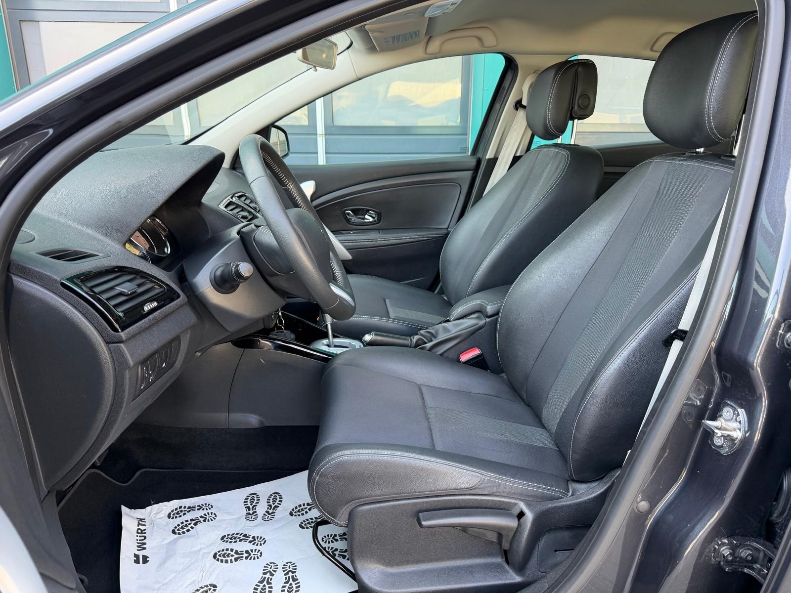 RENAULT Mégane 1.5 dCi Bose EDC-image-10