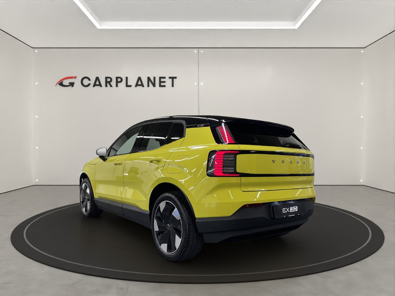 VOLVO EX30 E60 Plus-showroom-element-3