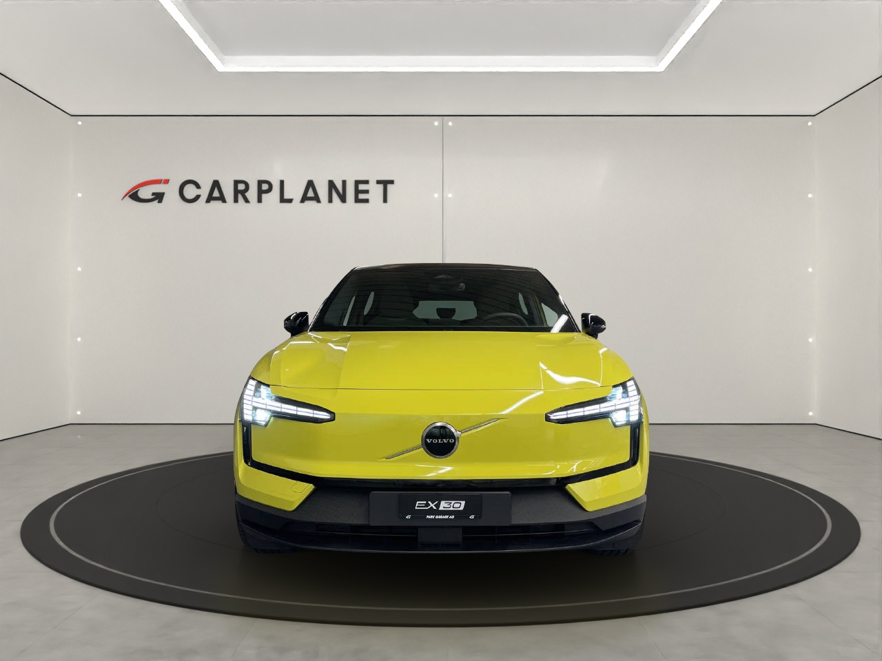 VOLVO EX30 E60 Plus-showroom-element-1