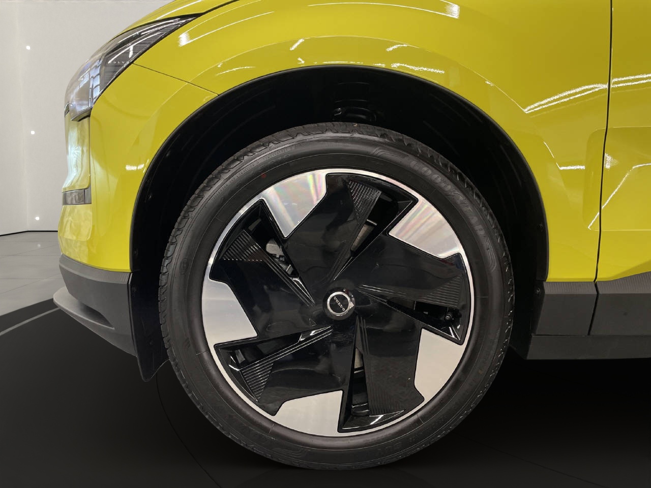 VOLVO EX30 E60 Plus-image-12
