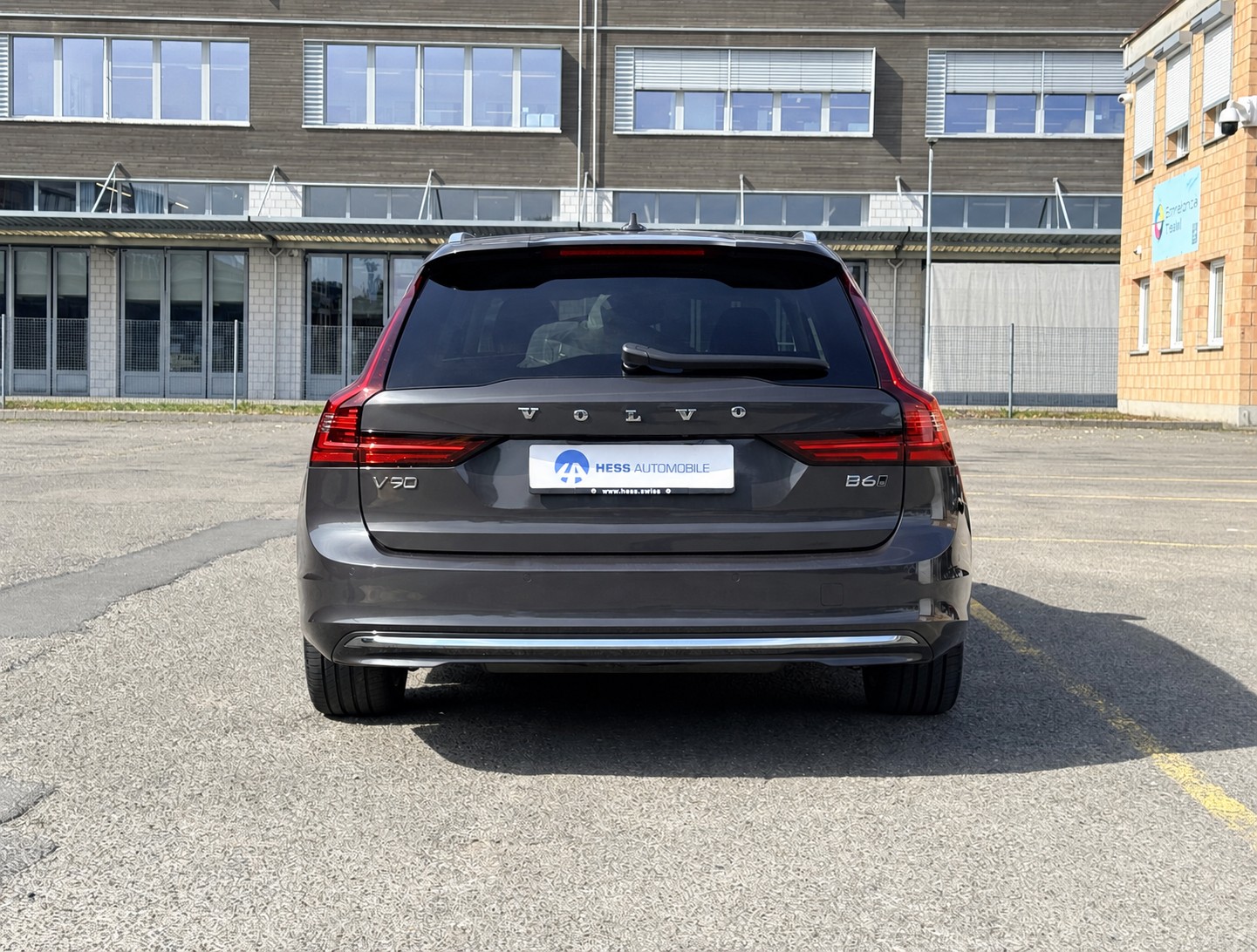 VOLVO V90 B6 AWD Benzin Mild Hybrid Inscription Geartronic-image-4
