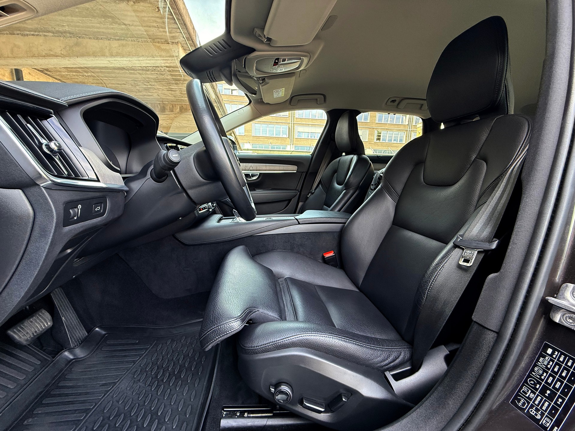 VOLVO V90 B6 AWD Benzin Mild Hybrid Inscription Geartronic-image-13